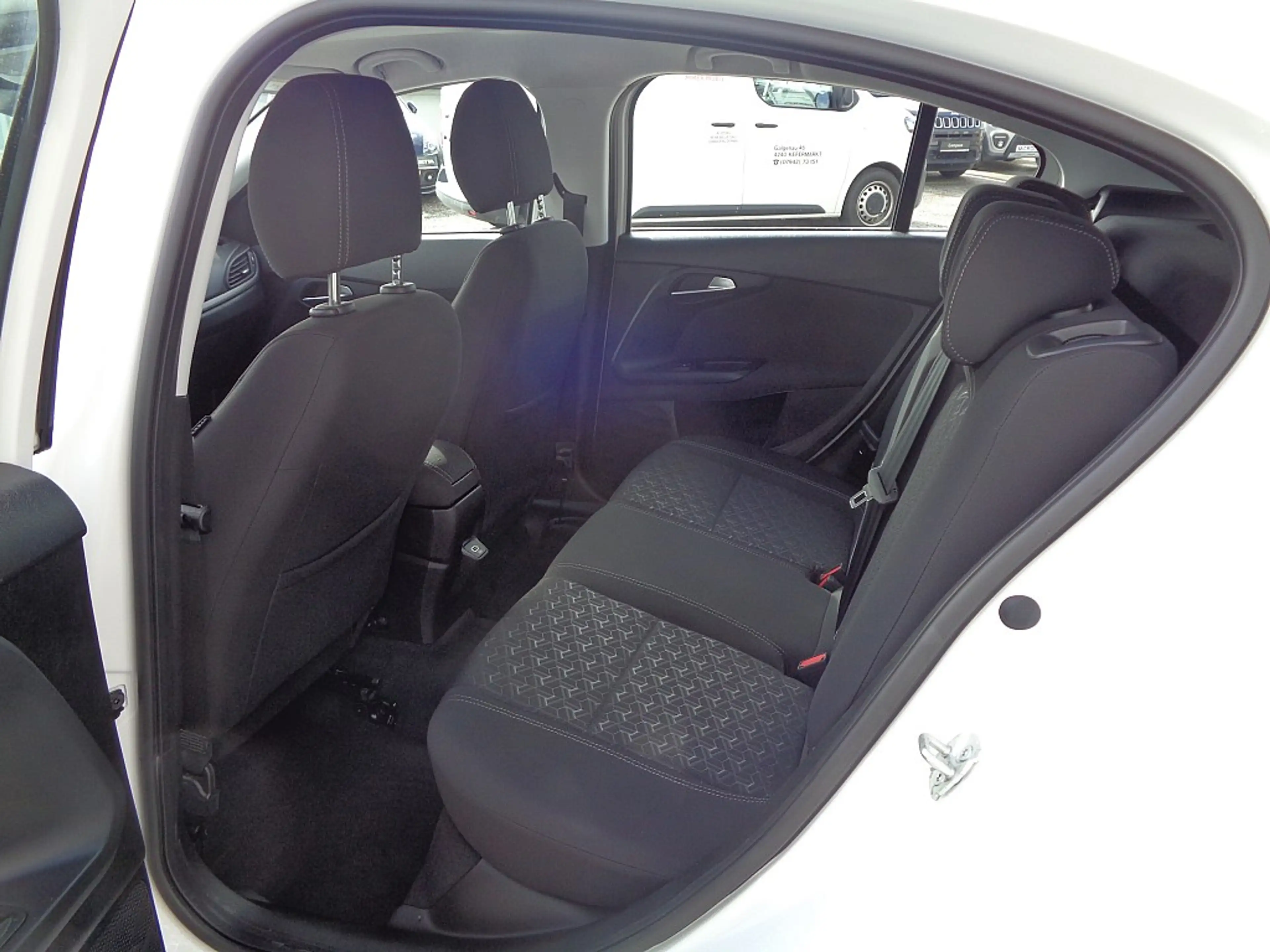 Fiat Tipo Cross FireFly Turbo 100 City Cross + Anhängerku... — photo 9