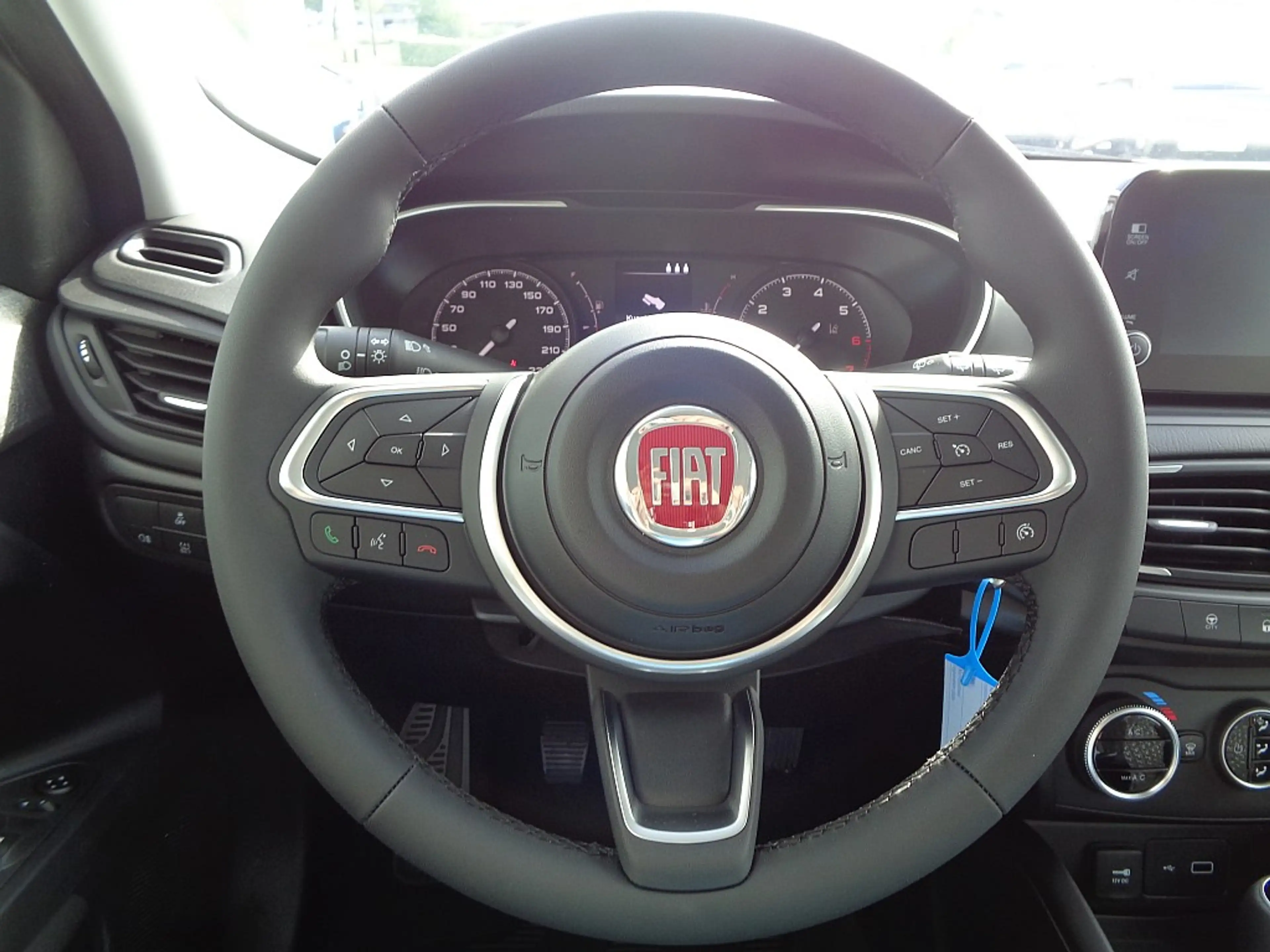 Fiat Tipo Cross FireFly Turbo 100 City Cross + Anhängerku... — photo 12