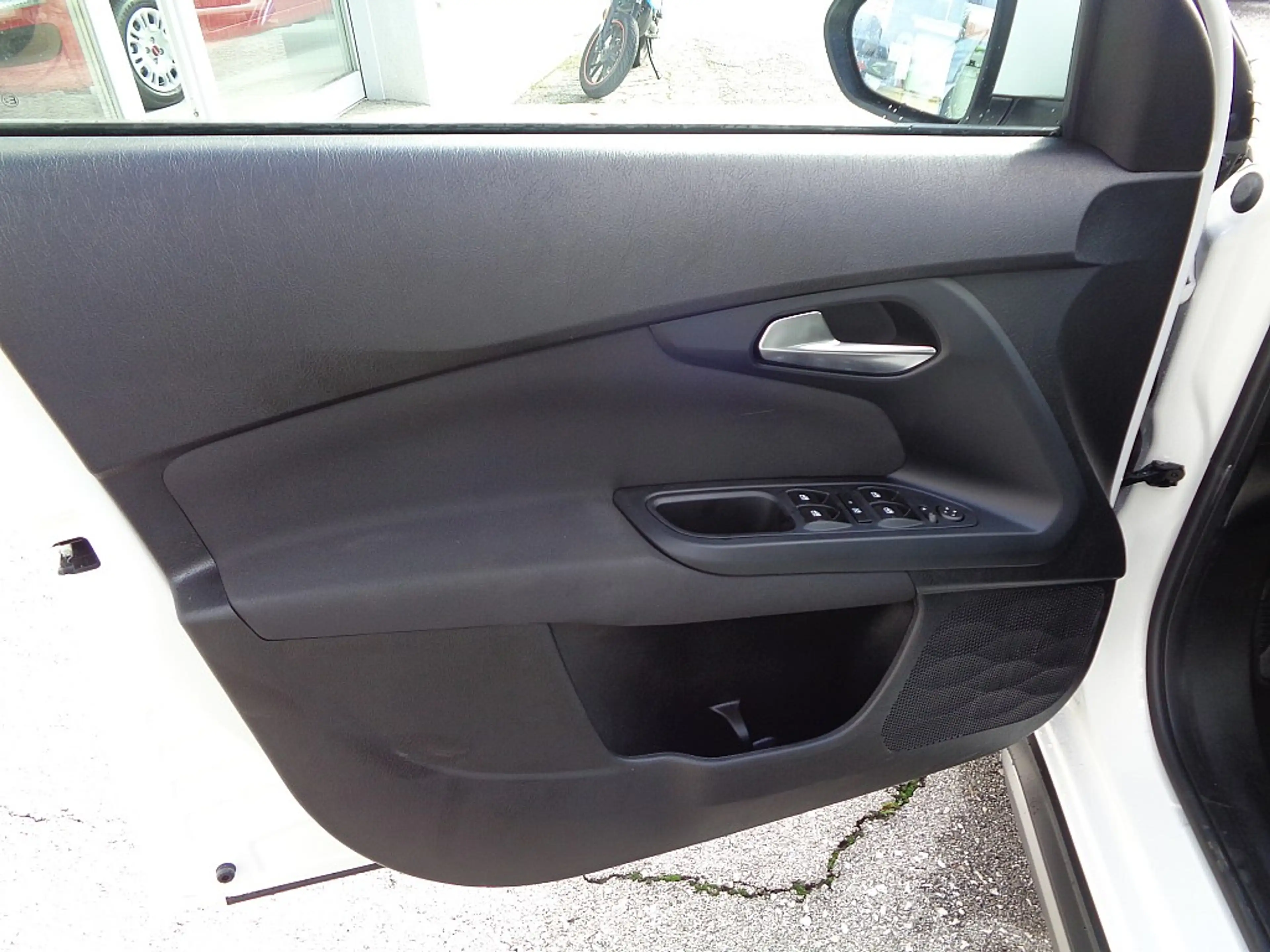 Fiat Tipo Cross FireFly Turbo 100 City Cross + Anhängerku... — photo 10