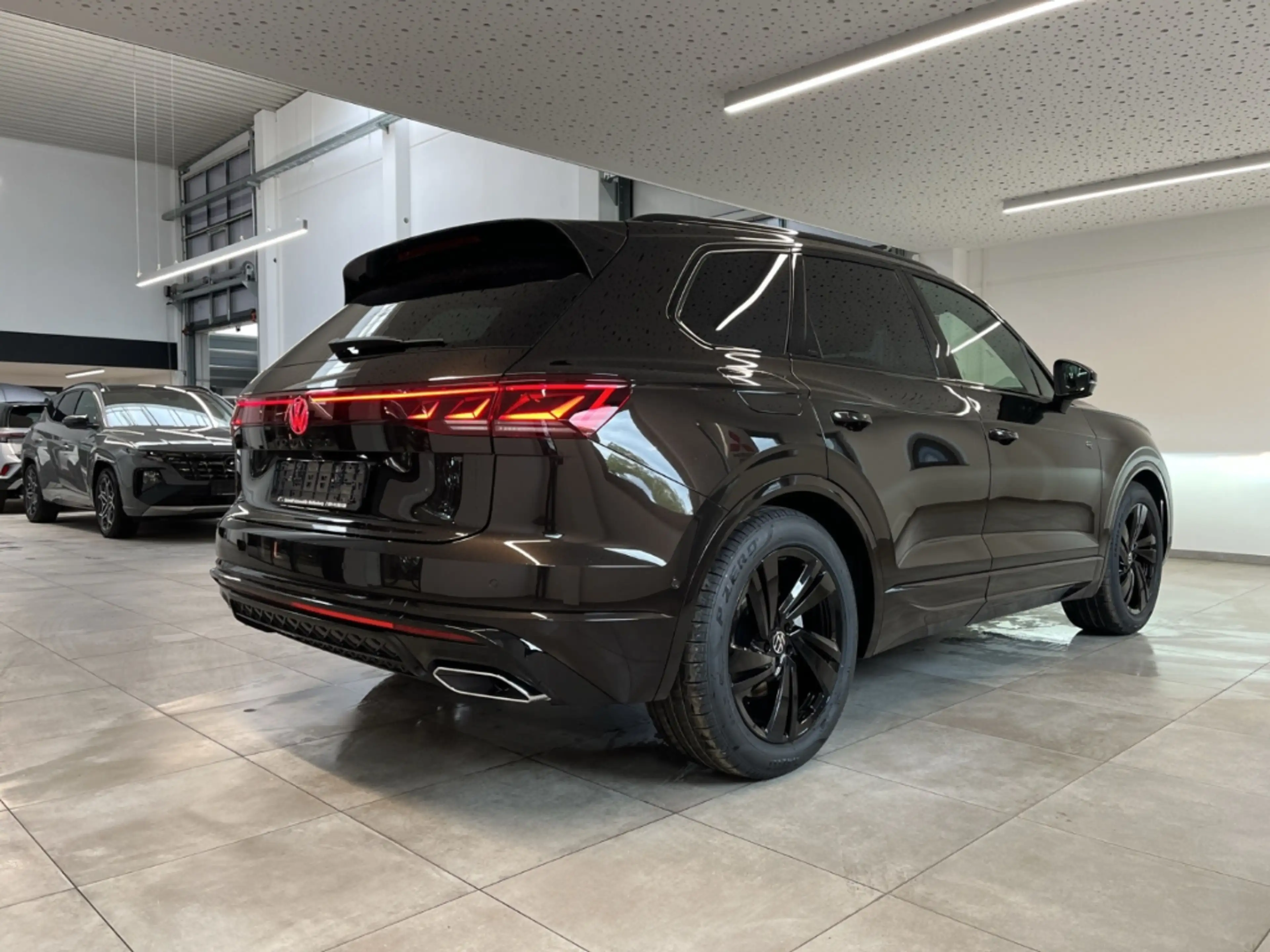 Volkswagen Touareg 3.0 TDI 210 kW 4Motion R-Line Final Edition — photo 5