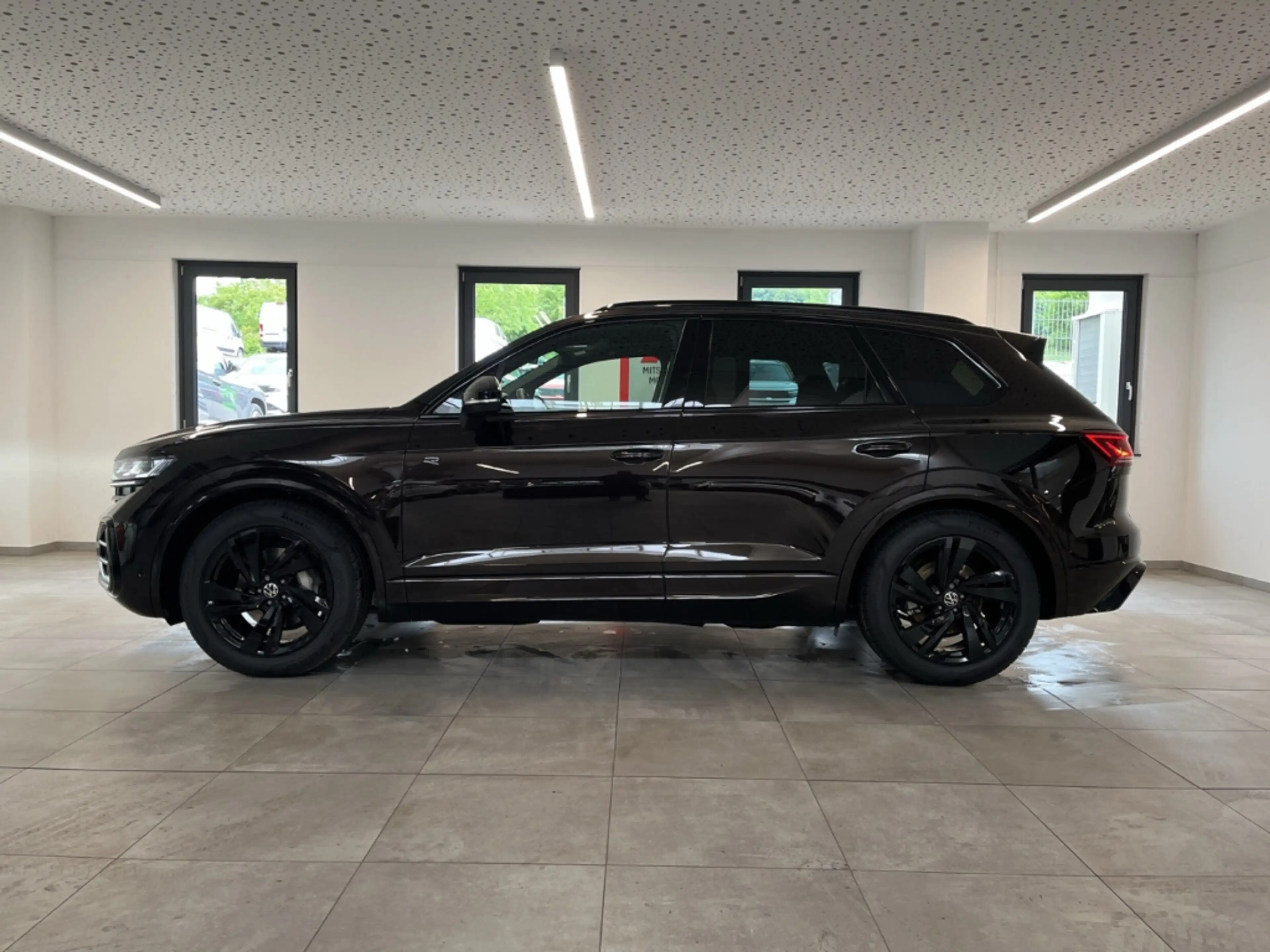 Volkswagen Touareg 3.0 TDI 210 kW 4Motion R-Line Final Edition — photo 2