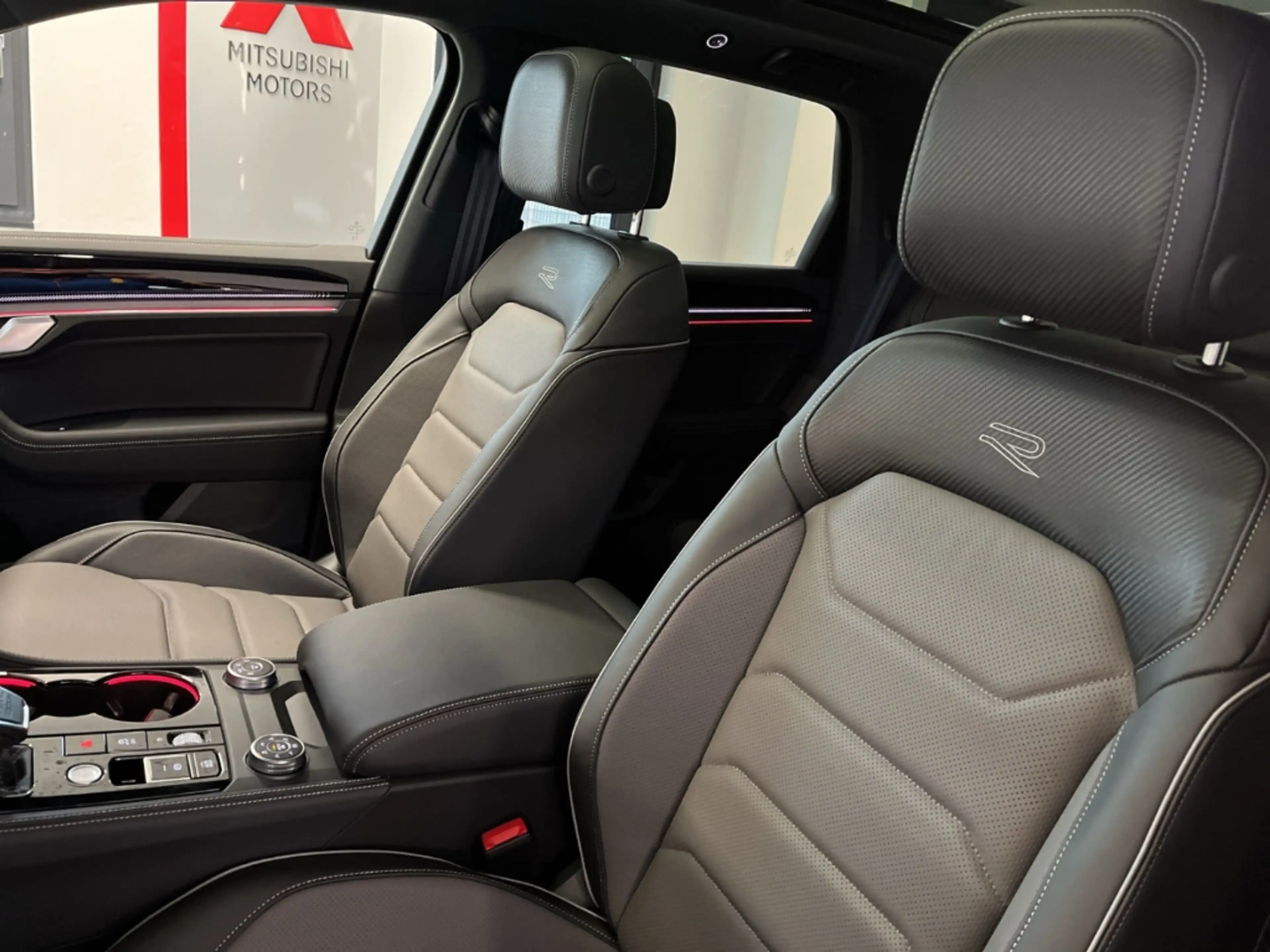 Volkswagen Touareg 3.0 TDI 210 kW 4Motion R-Line Final Edition — photo 14