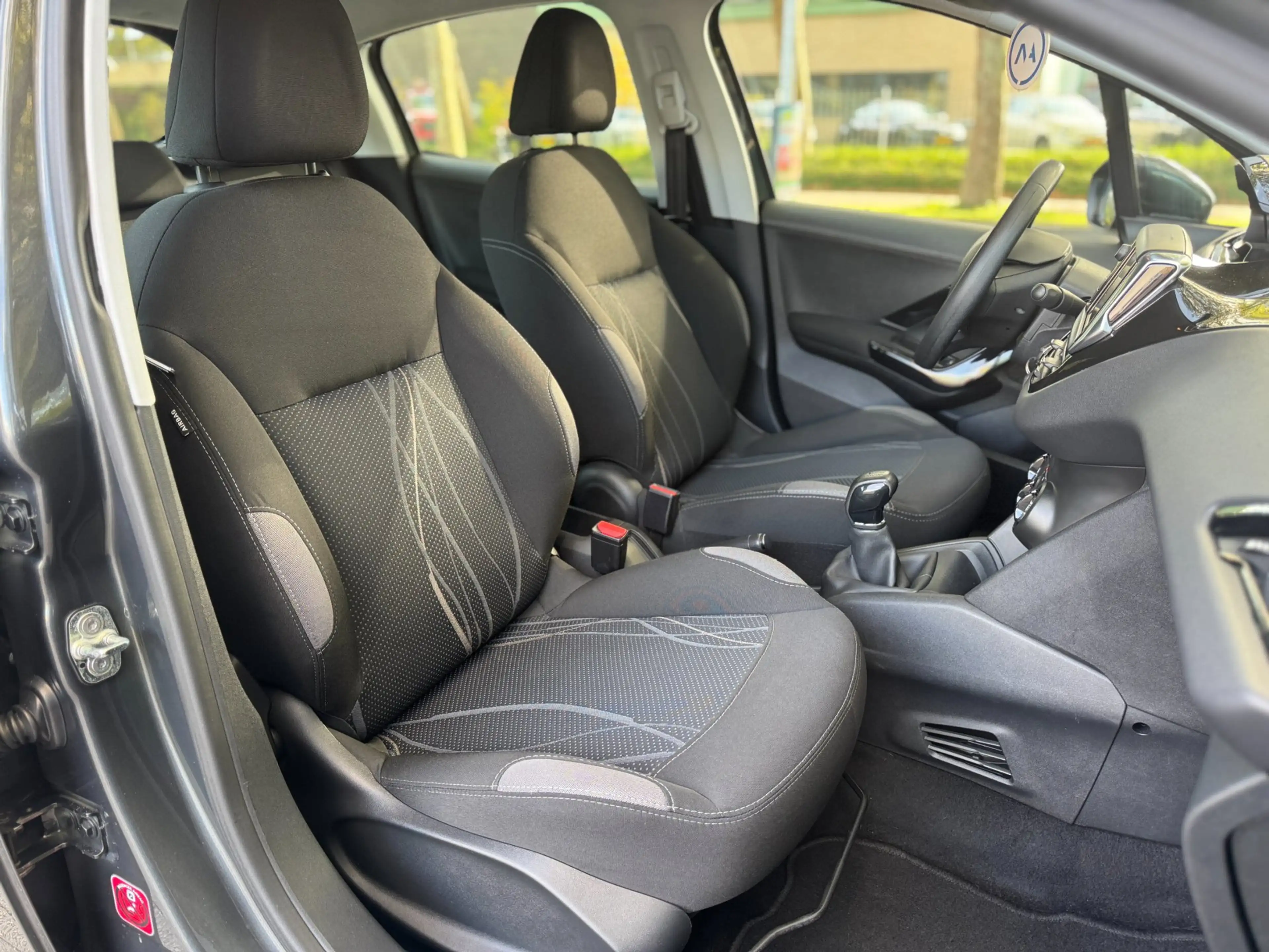 Peugeot 208 1.0 PureTech Access 100& Dealer onderhouden Airco — photo 43