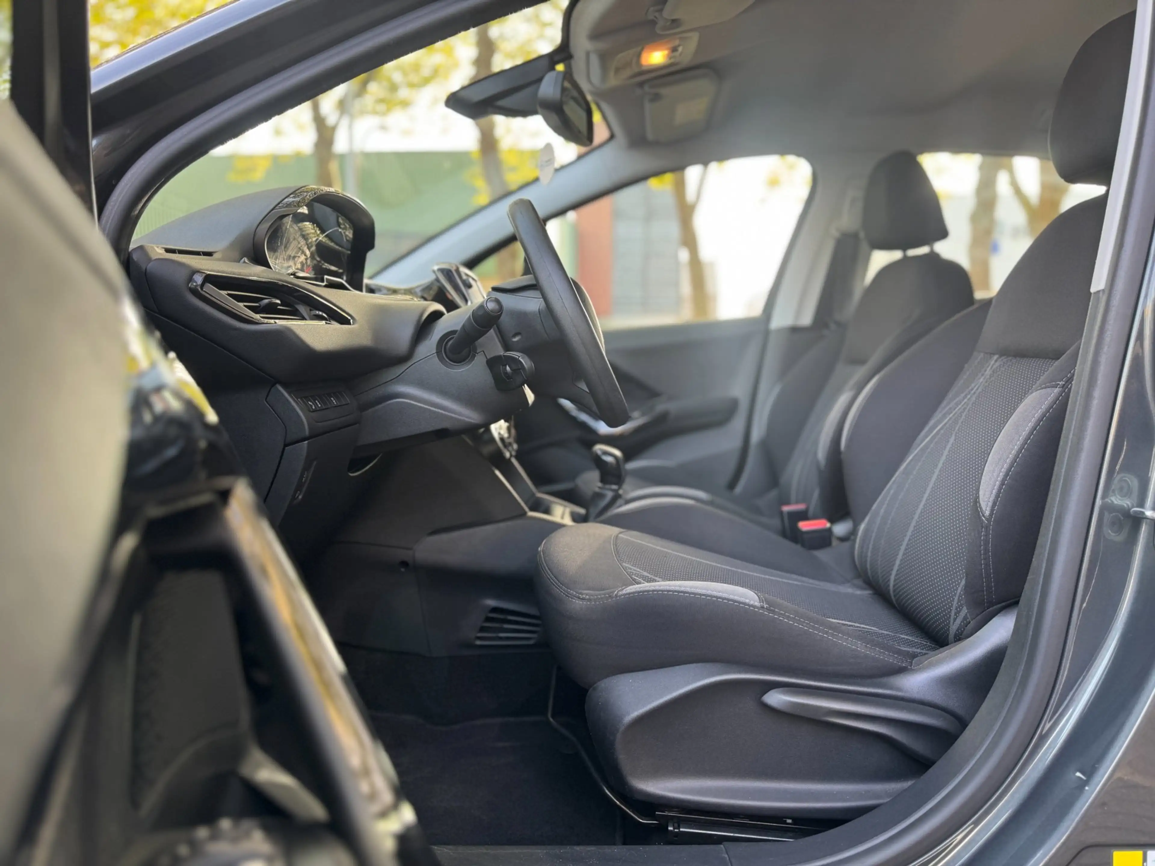 Peugeot 208 1.0 PureTech Access 100& Dealer onderhouden Airco — photo 34