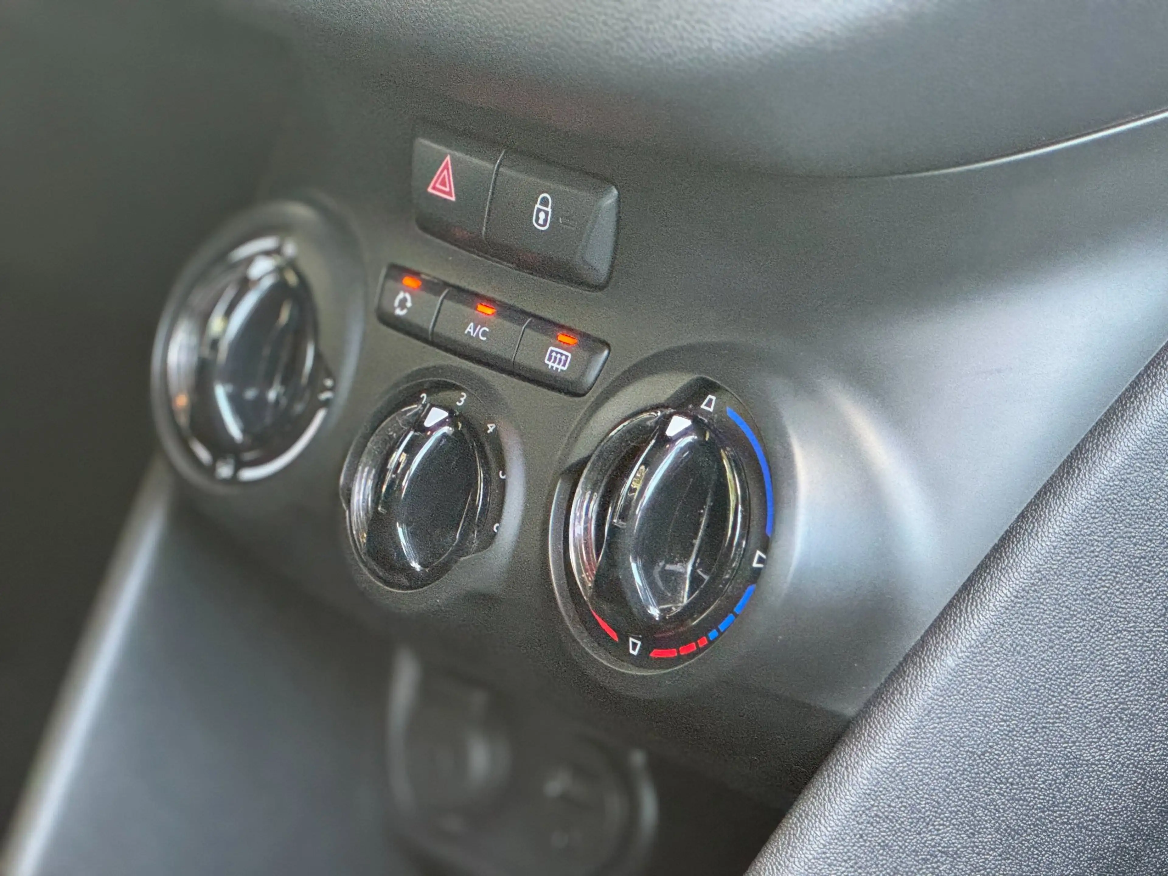 Peugeot 208 1.0 PureTech Access 100& Dealer onderhouden Airco — photo 46