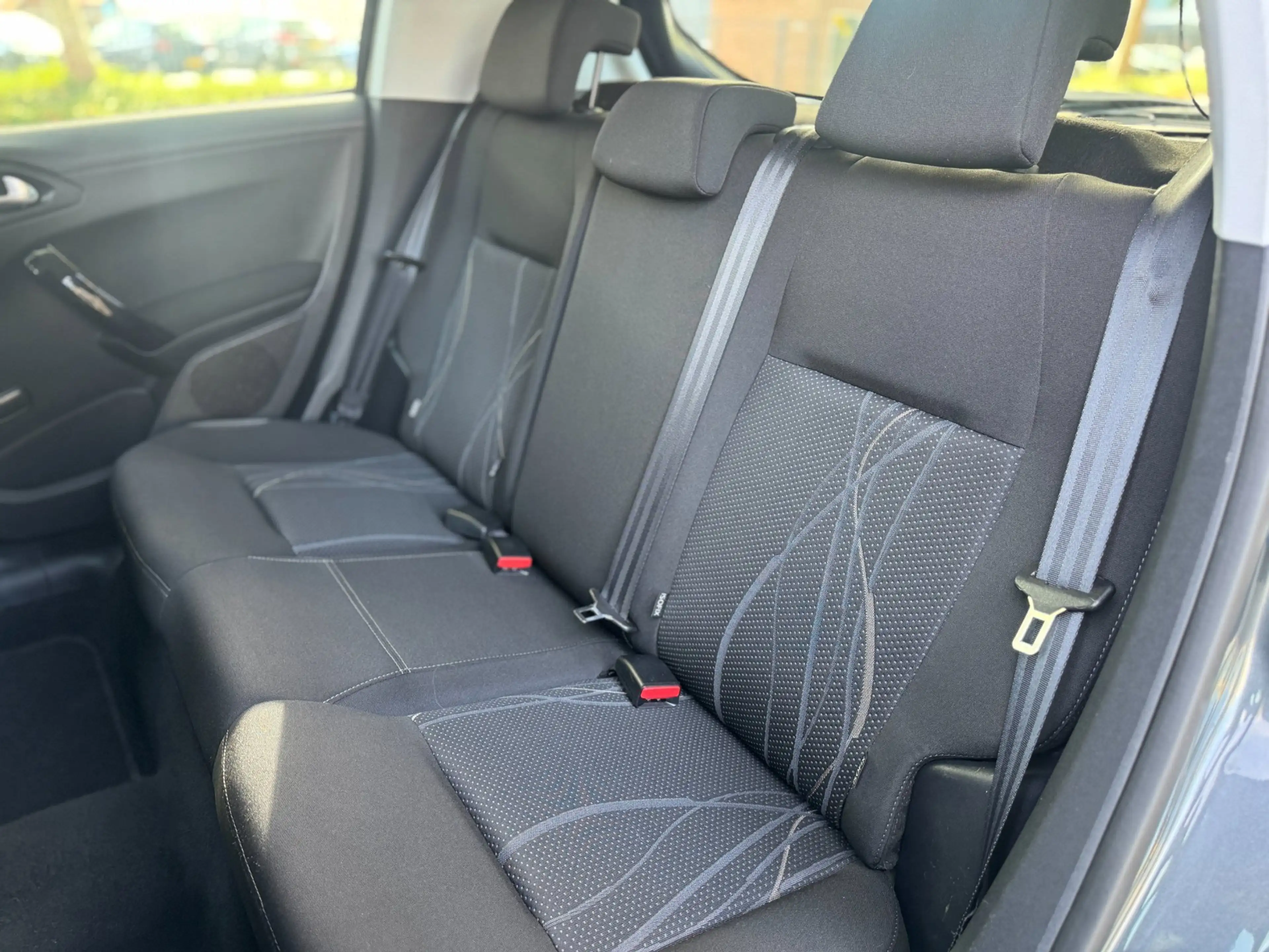 Peugeot 208 1.0 PureTech Access 100& Dealer onderhouden Airco — photo 39