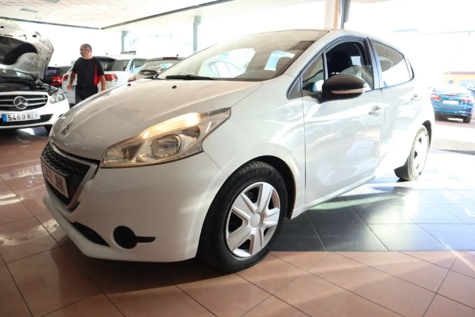 Peugeot 208 1.6 BlueHDi Like 75 Blanco - 1