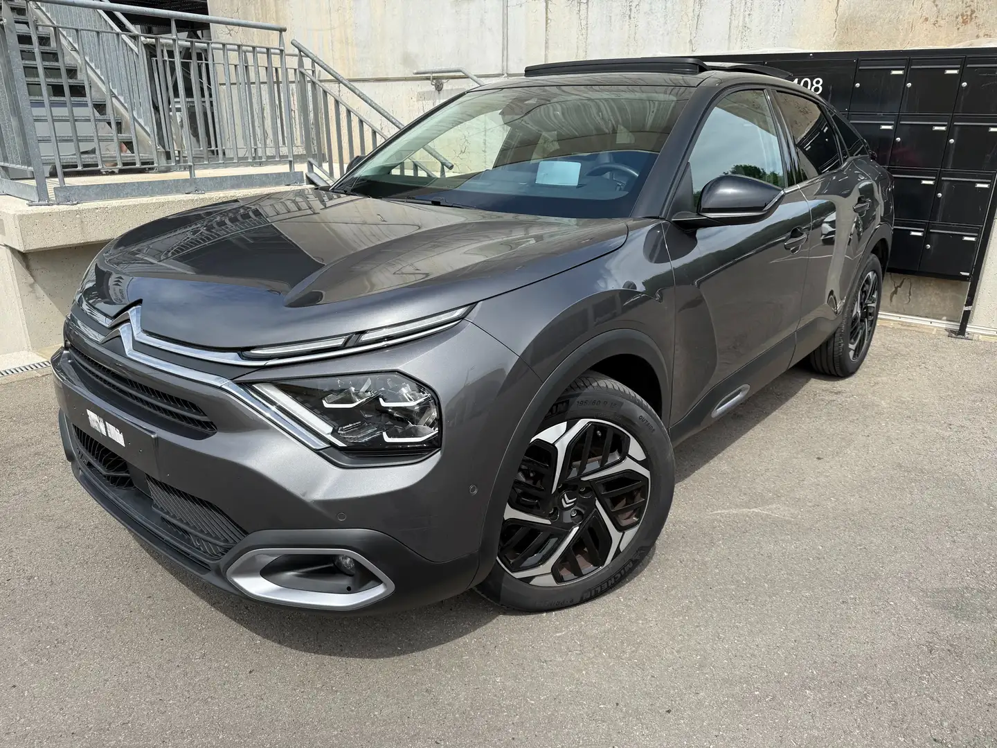 Citroen C4 1.2 PURETECH 130 EAT8 SHINE PACK Gris - 1