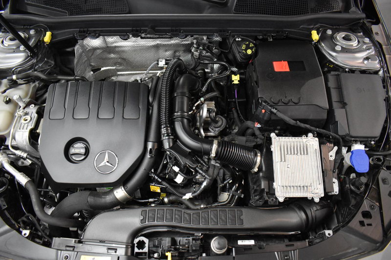 Mercedes-Benz CLA 180 Shooting Brake CLA Luxury Line Panoramisch dak — photo 13
