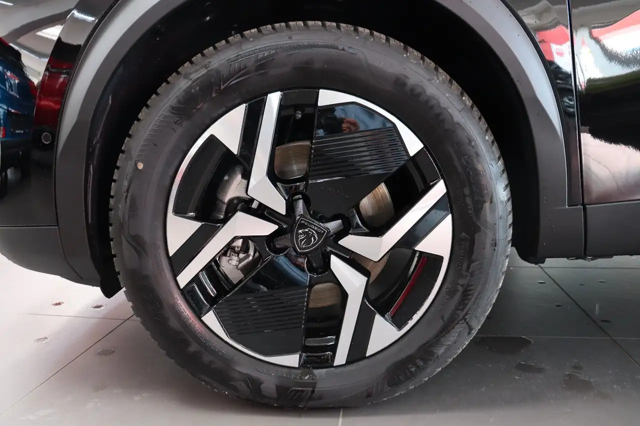 Peugeot 2008 GT HYBRID 145 e-DSC6 Alcantara 360° Schiebe 16