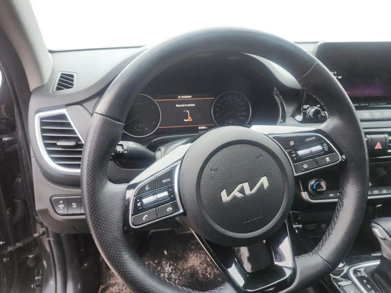 Kia Seltos снимка Kia Seltos