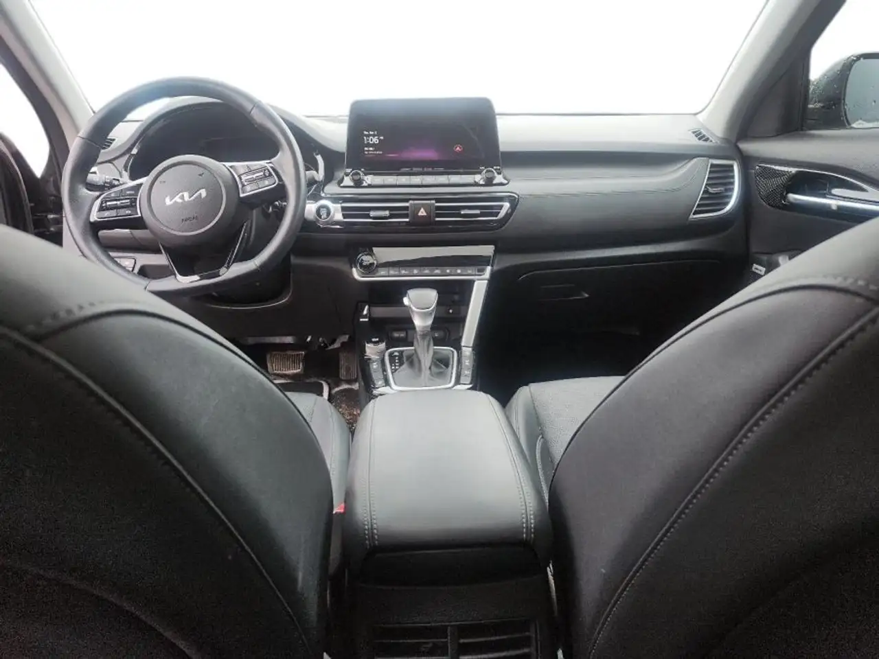 Kia Seltos снимка Kia Seltos