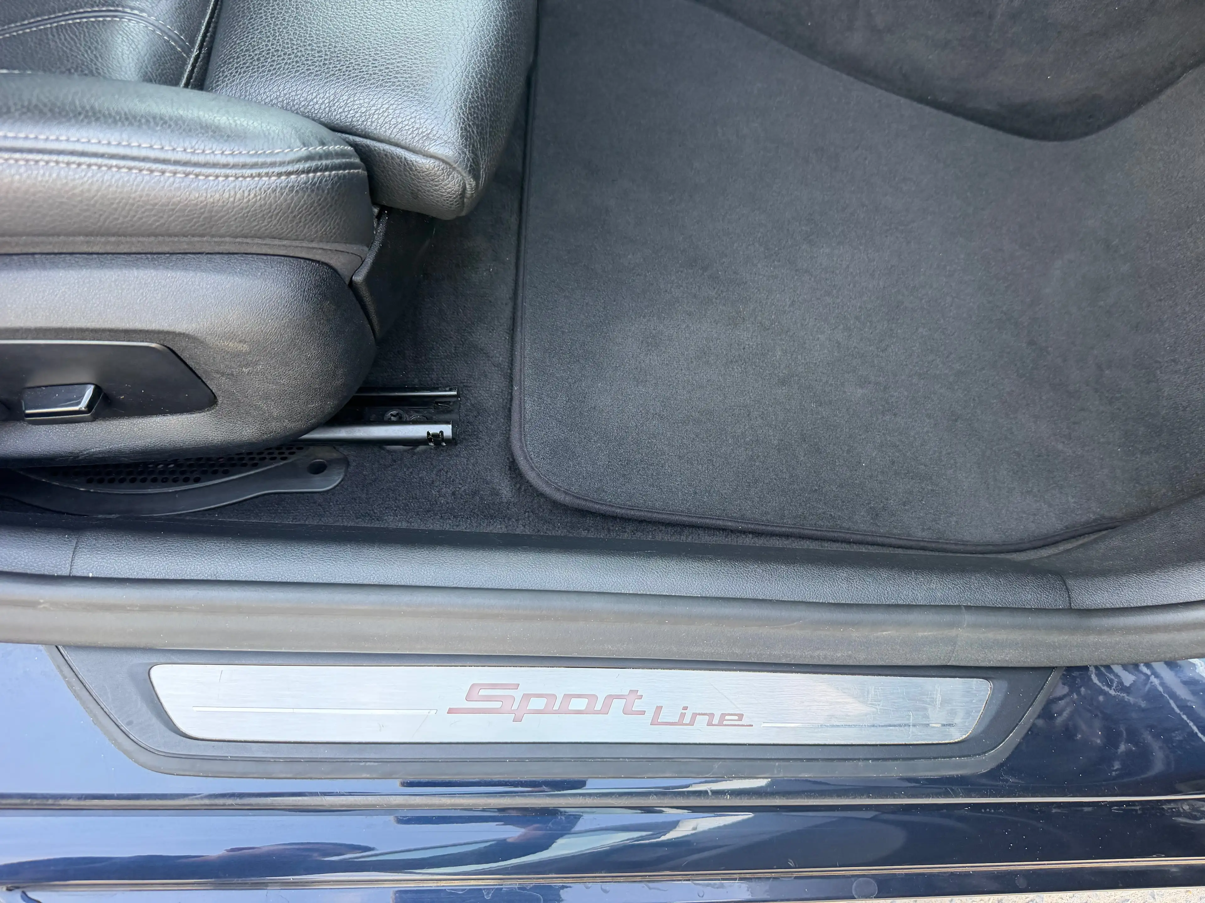 BMW 518 dA Touring AdBlue Sportline — photo 12
