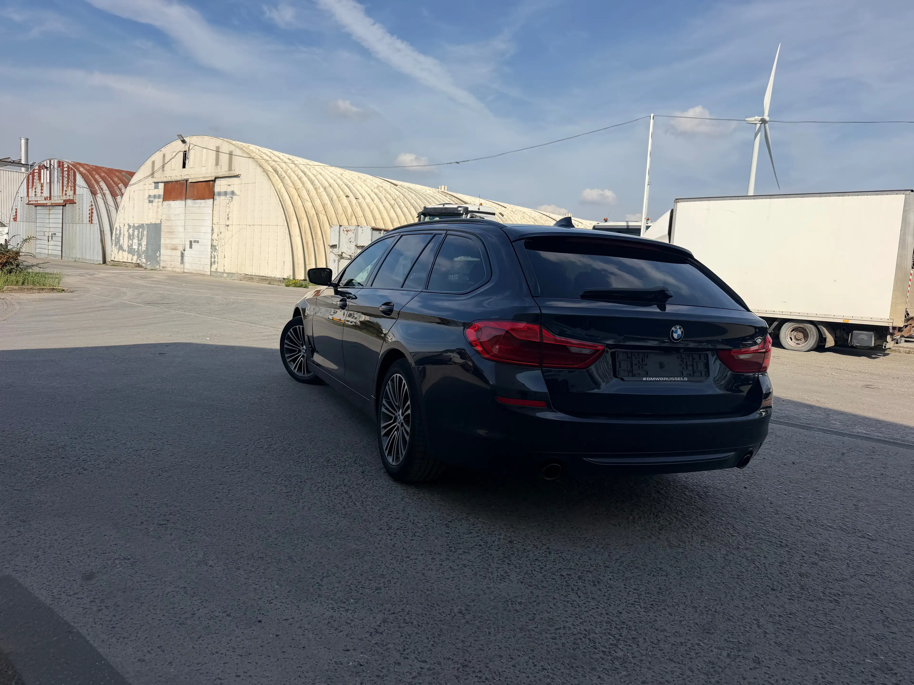 BMW 518 dA Touring AdBlue Sportline — photo 4