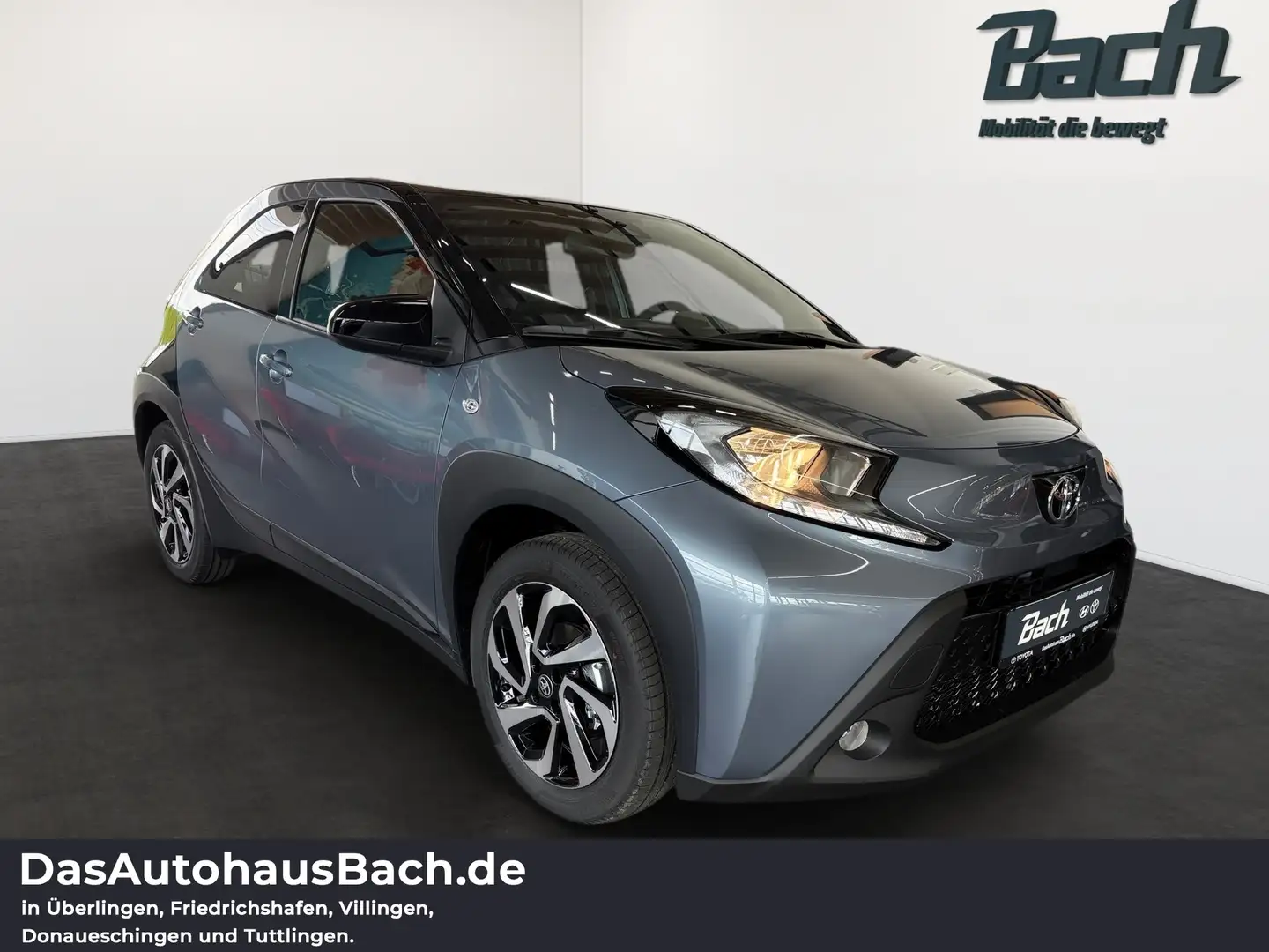 Toyota Aygo X 1.0 l Teamplayer 5 M/T Gris - 2