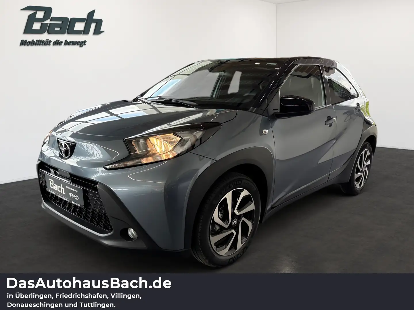 Toyota Aygo X 1.0 l Teamplayer 5 M/T Gris - 1