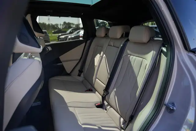 BMW X3 view 23