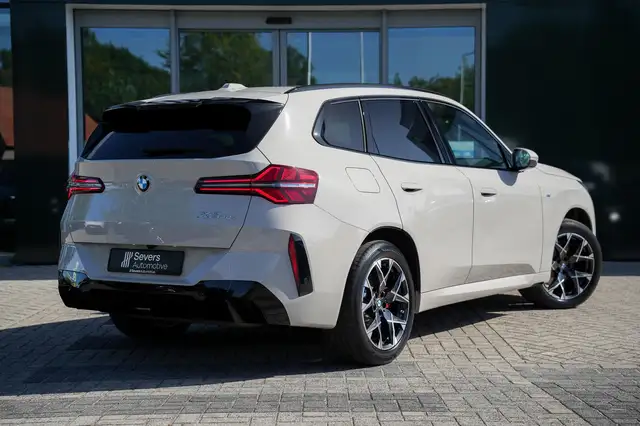 BMW X3 view 3