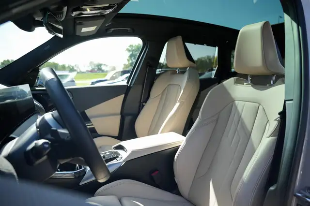 BMW X3 view 6