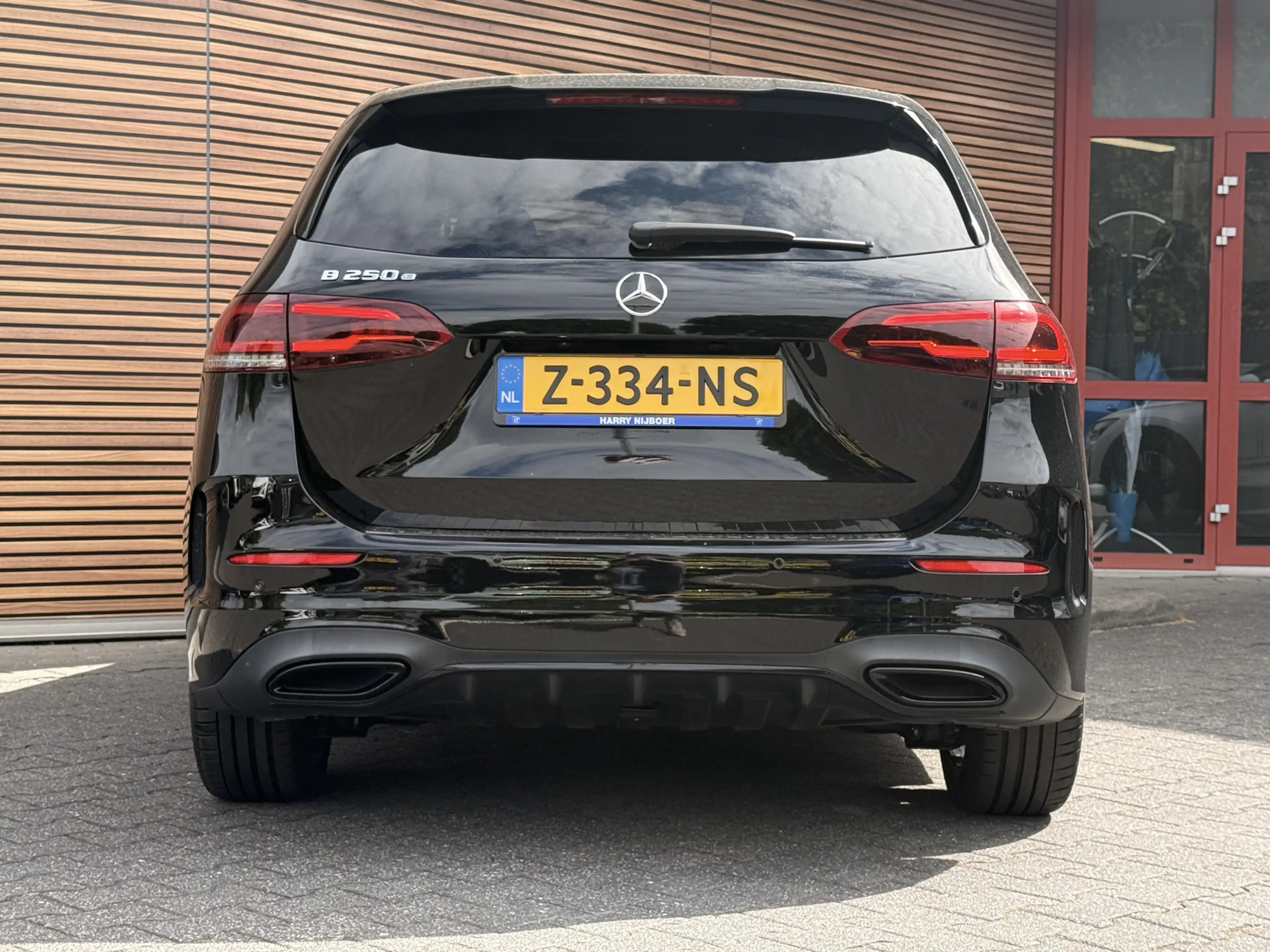 Mercedes-Benz B 250 e Business Solution AMG Limited Carplay / PDC / Ha — photo 14