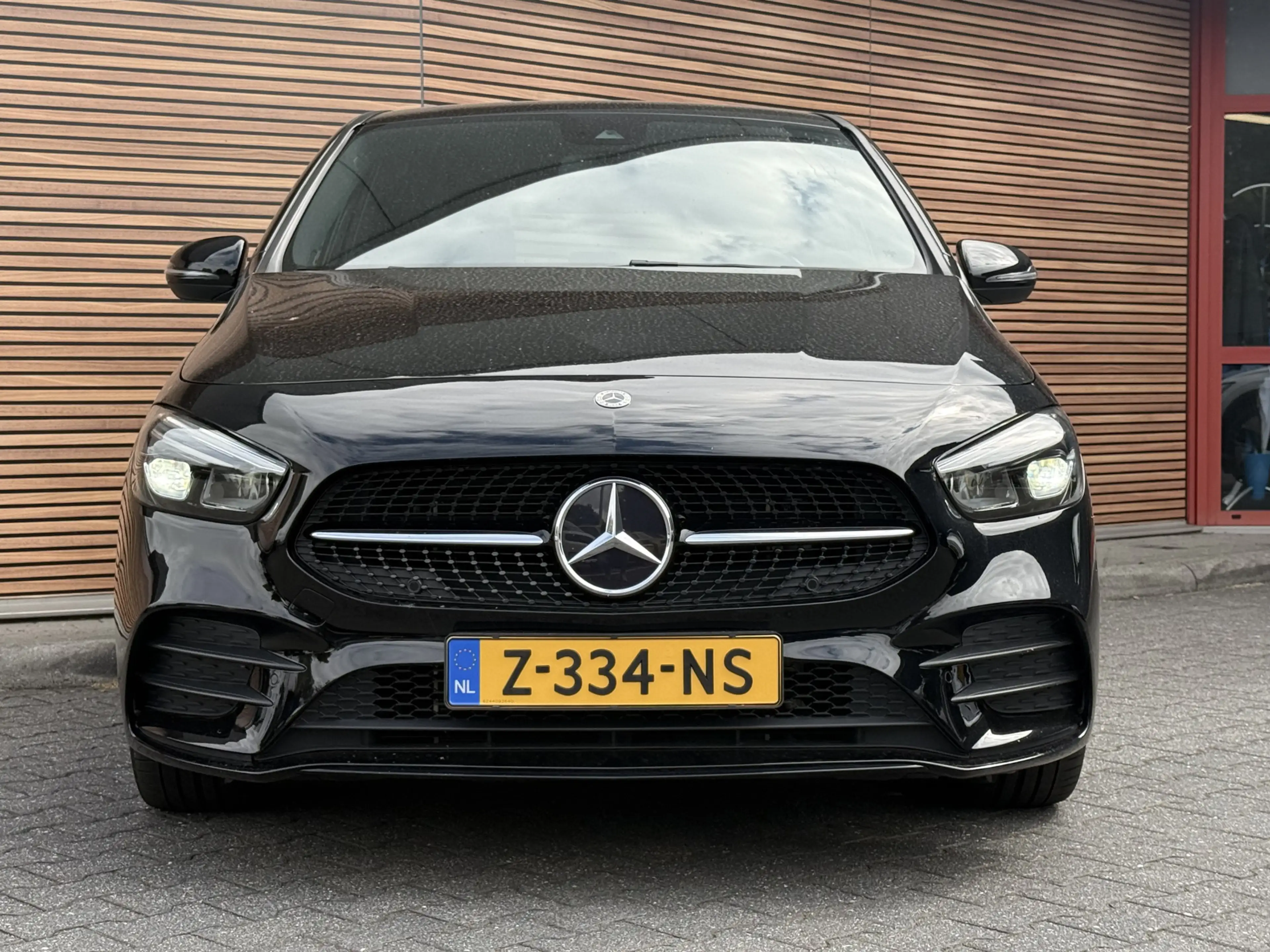 Mercedes-Benz B 250 e Business Solution AMG Limited Carplay / PDC / Ha — photo 8