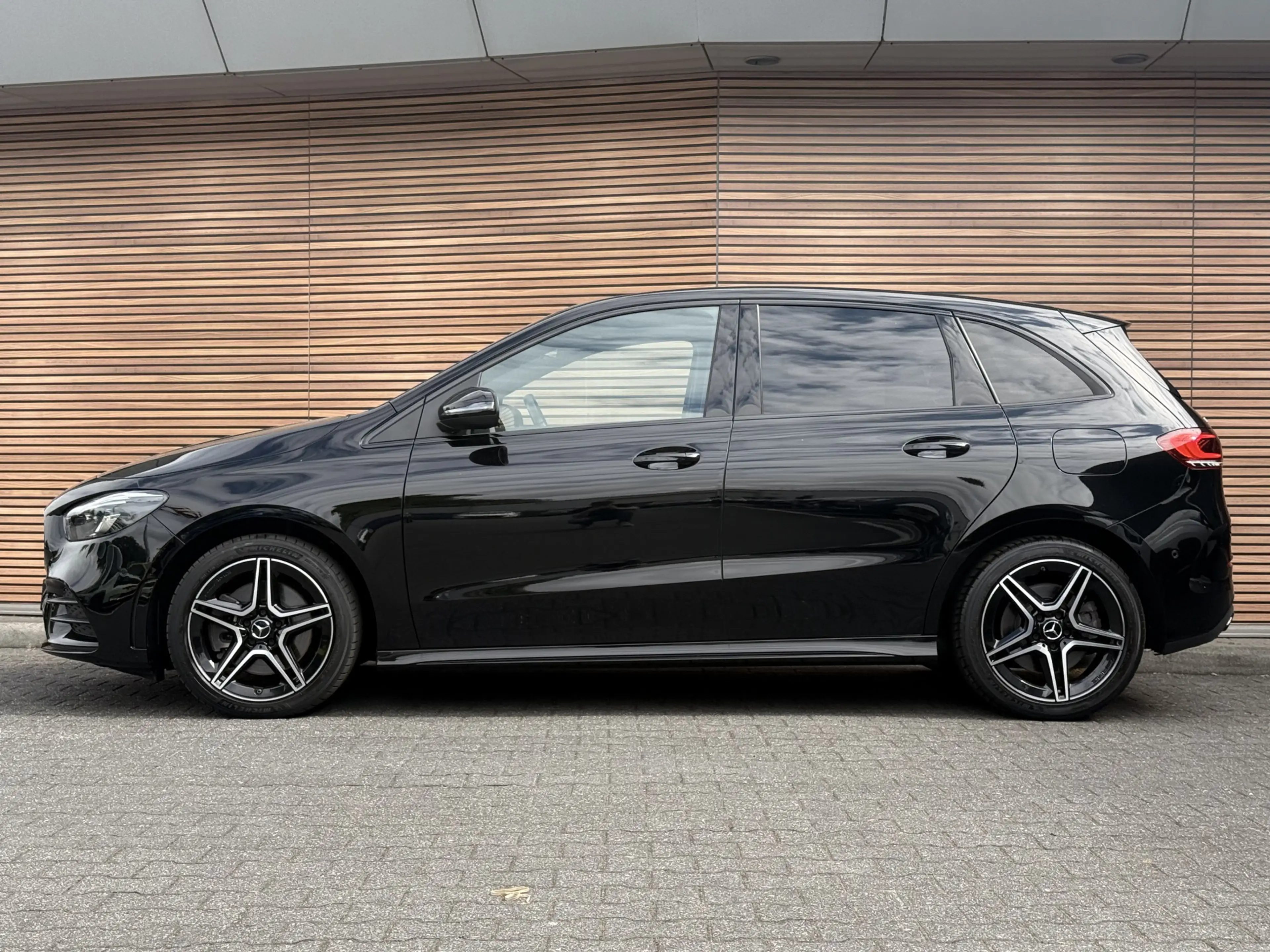 Mercedes-Benz B 250 e Business Solution AMG Limited Carplay / PDC / Ha — photo 5
