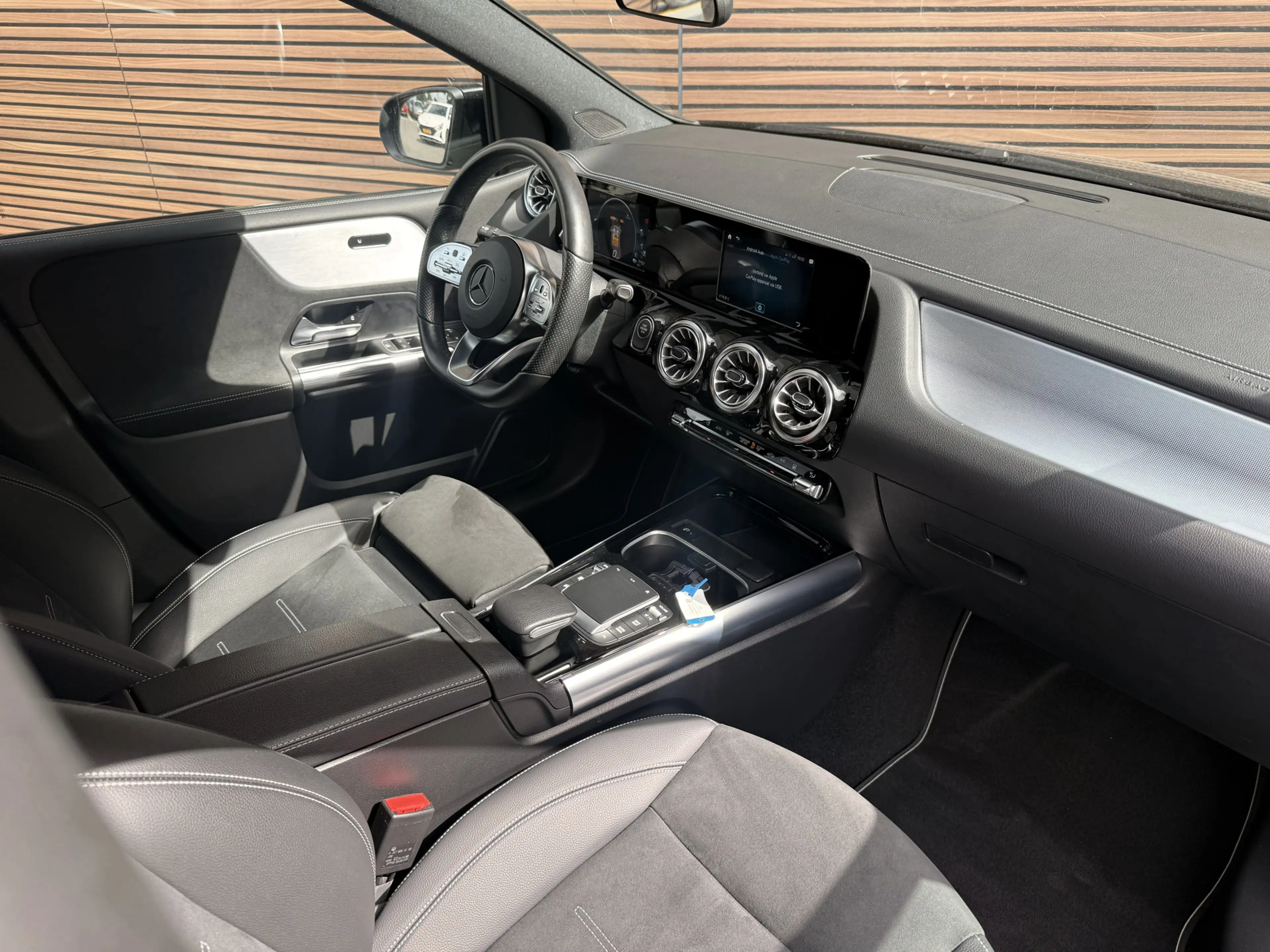 Mercedes-Benz B 250 e Business Solution AMG Limited Carplay / PDC / Ha — photo 4
