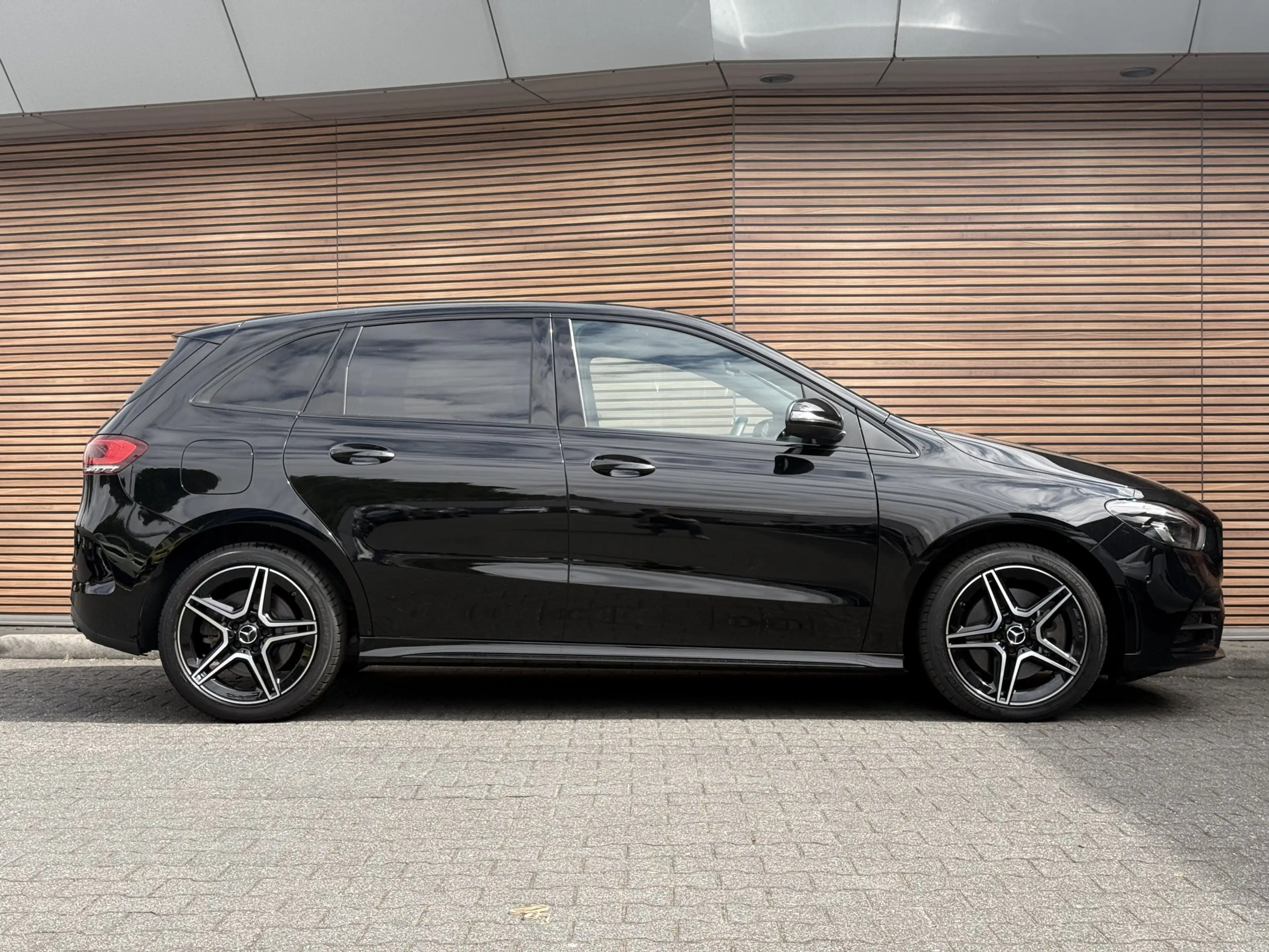 Mercedes-Benz B 250 e Business Solution AMG Limited Carplay / PDC / Ha — photo 6
