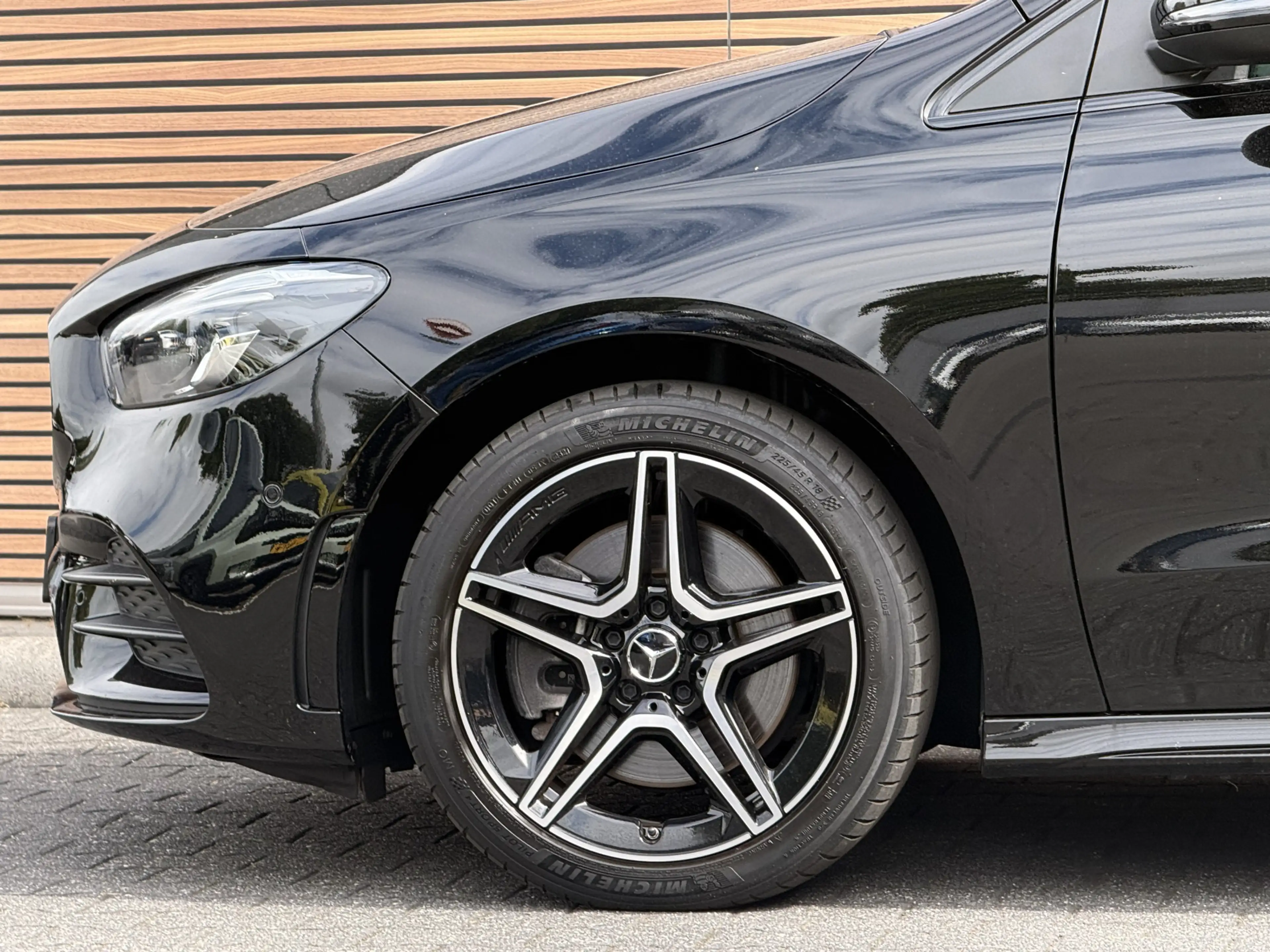 Mercedes-Benz B 250 e Business Solution AMG Limited Carplay / PDC / Ha — photo 11