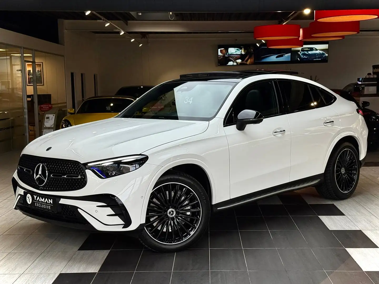 Mercedes-Benz GLC 220 d 4M Coupe AMG*Pano*360°Burm*Distronic* Weiß - 1