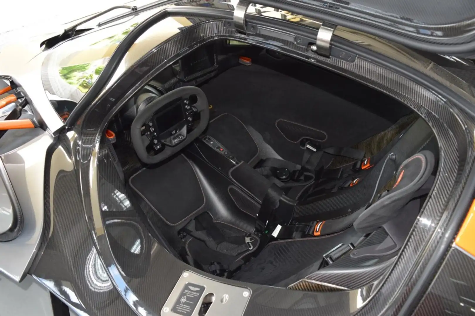 Aston Martin Valkyrie NEU 1of150 Garantie 11 27, 3J Servicep. Silber - 2