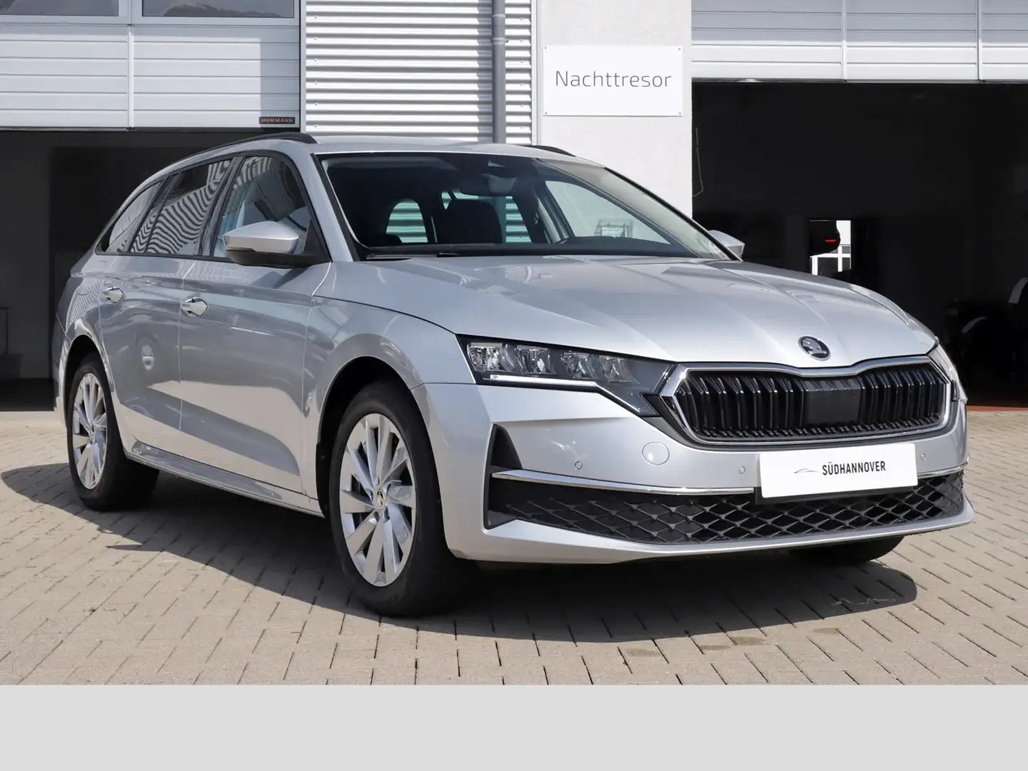 Skoda Octavia Combi Selection 1.5 TSI NAVI+LED+SHZ+PDC Silber - 2