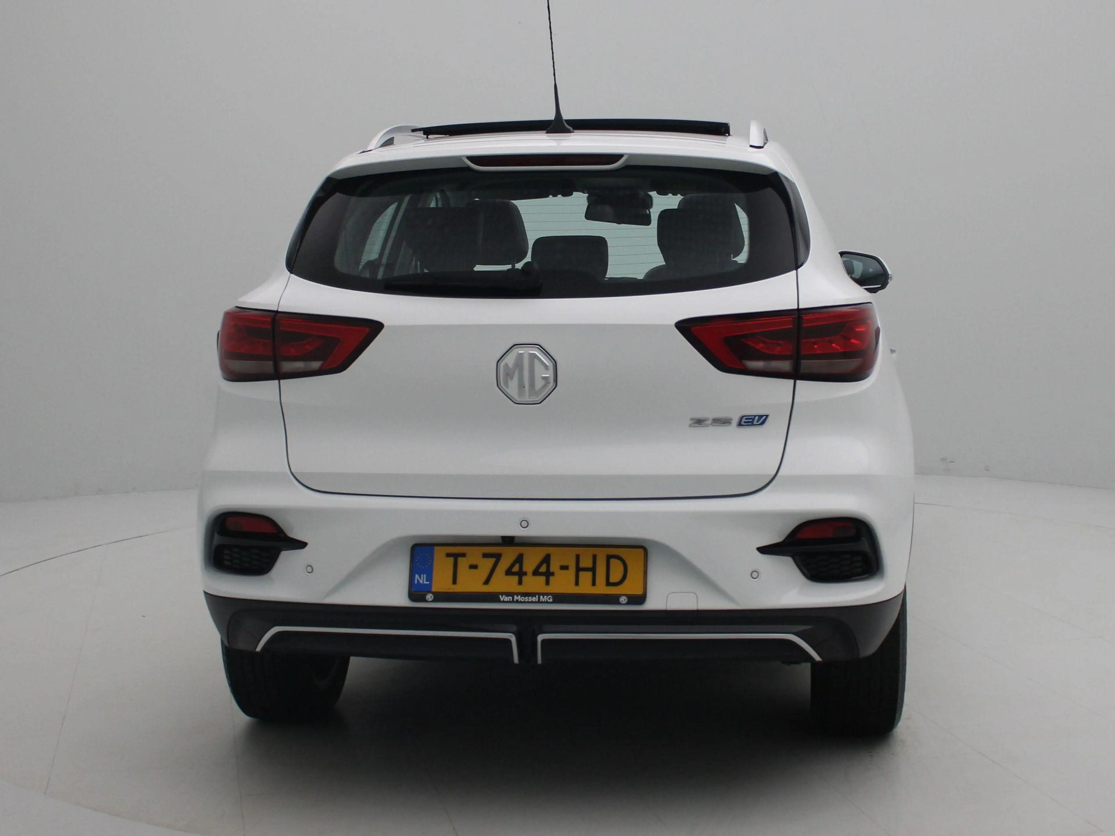 MG ZS EV Standard Range Luxury 50 kWh — photo 5