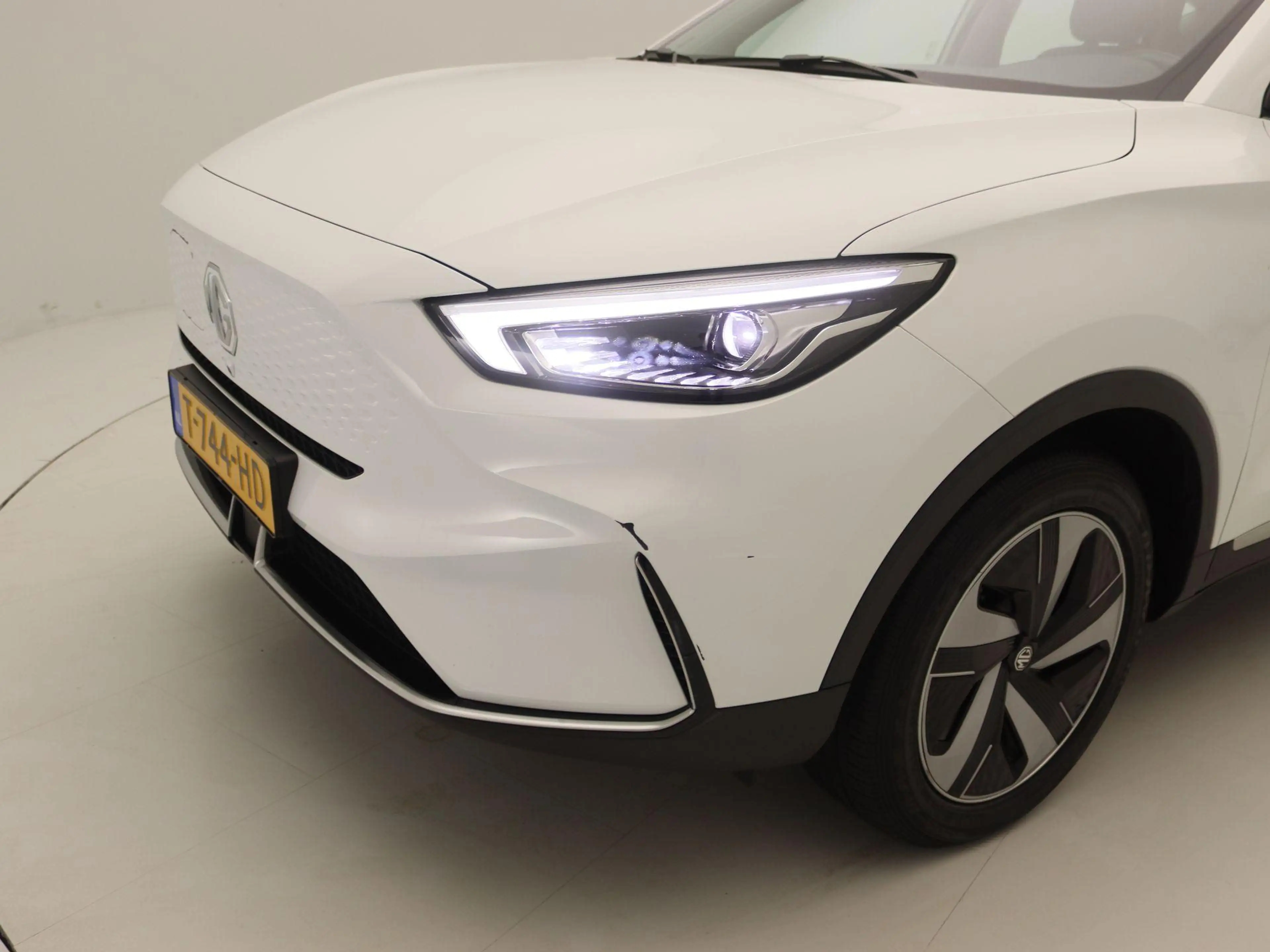 MG ZS EV Standard Range Luxury 50 kWh — photo 14
