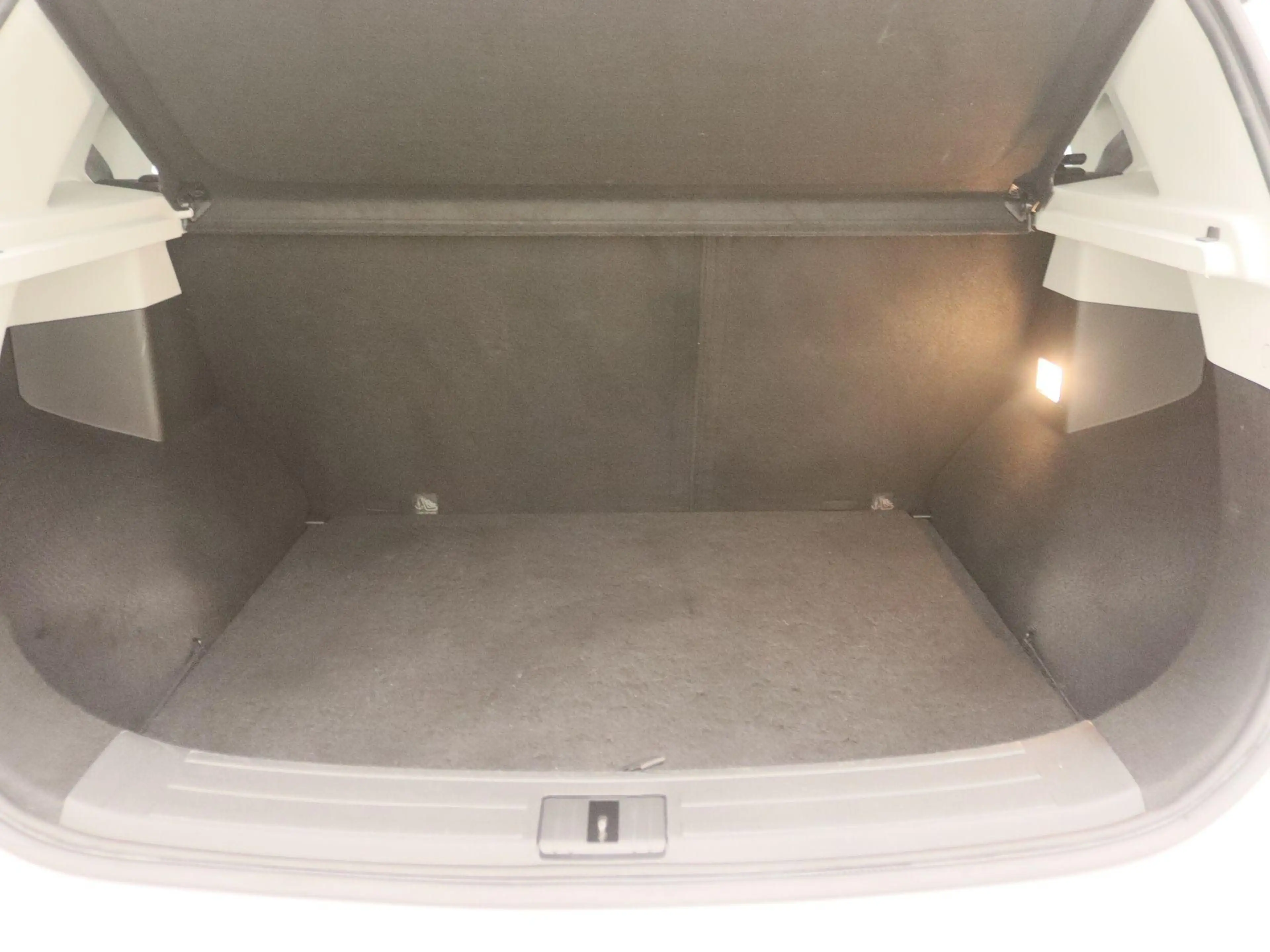 MG ZS EV Standard Range Luxury 50 kWh — photo 13