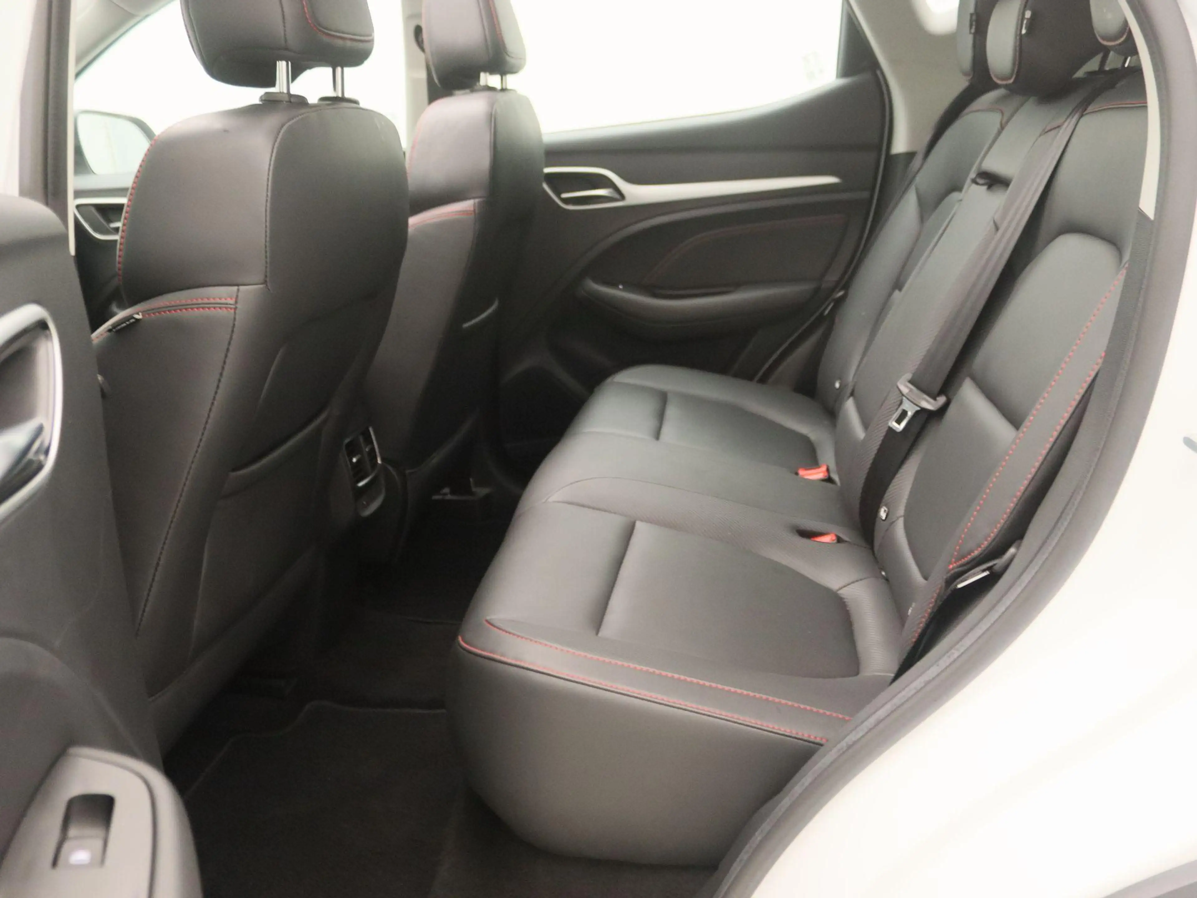 MG ZS EV Standard Range Luxury 50 kWh — photo 12