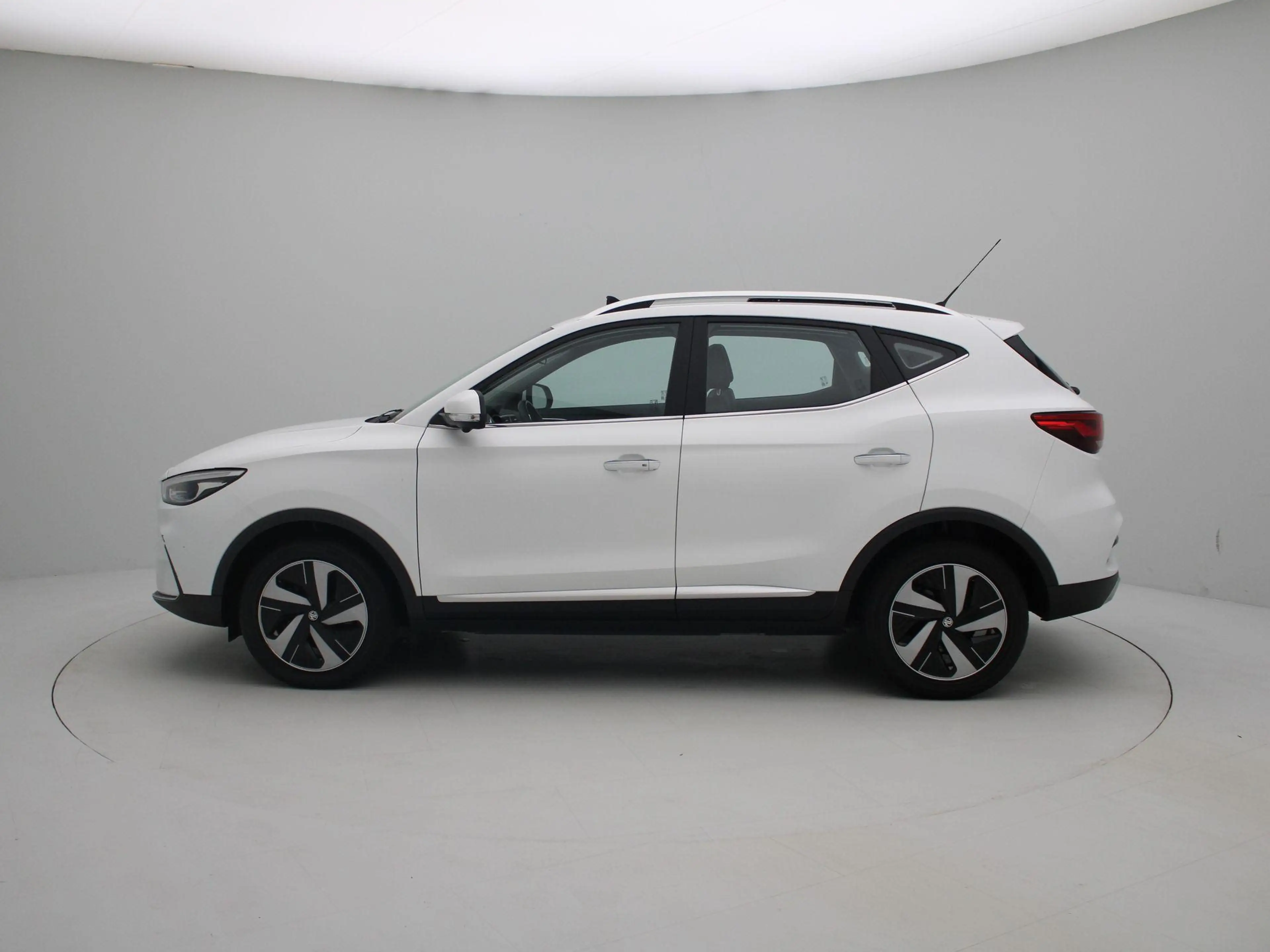 MG ZS EV Standard Range Luxury 50 kWh — photo 4