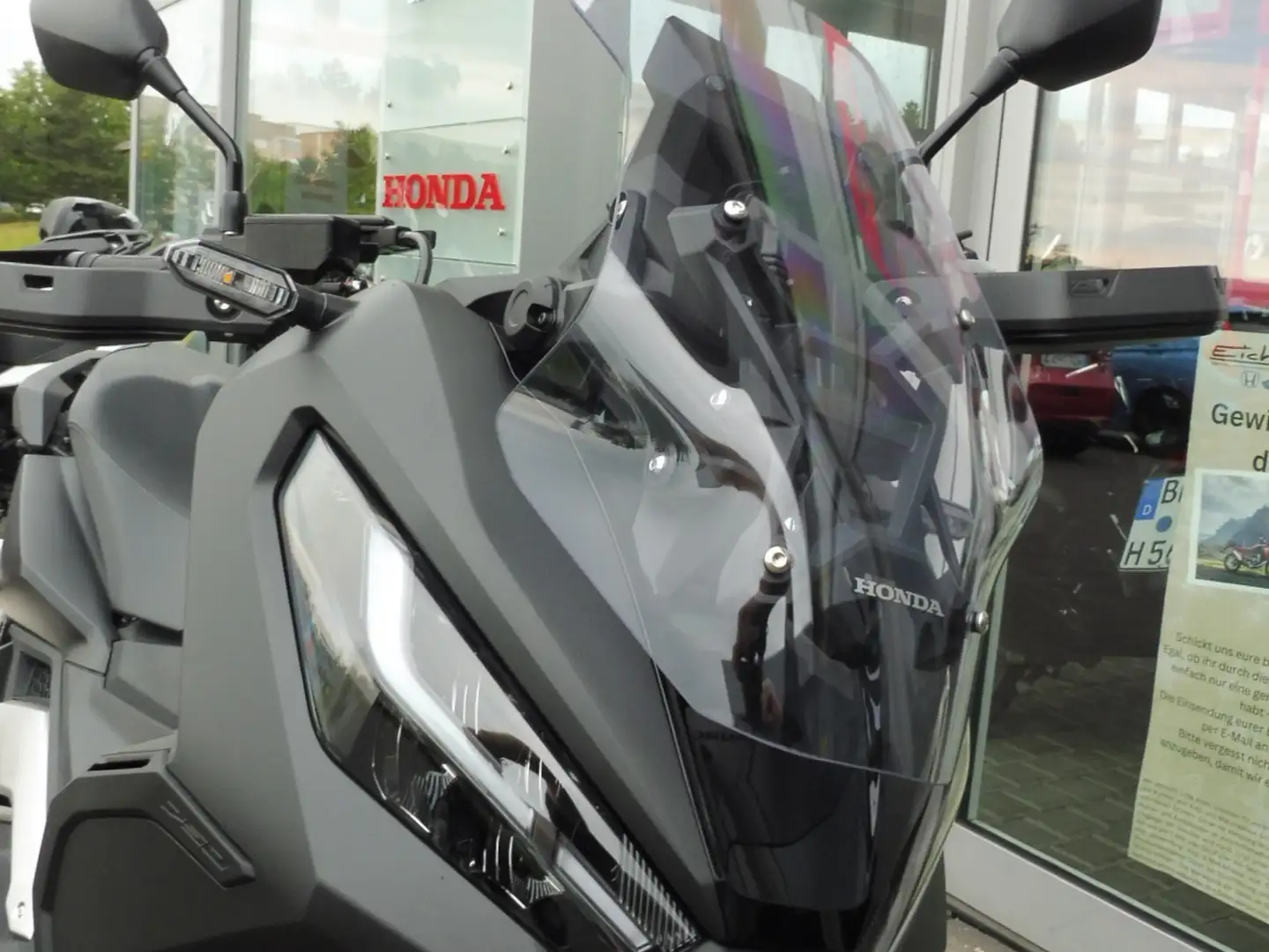 Honda X-ADV X-ADV 750 1.Hand wie NEU - SOFORT VERFÜGBAR Negro - 2