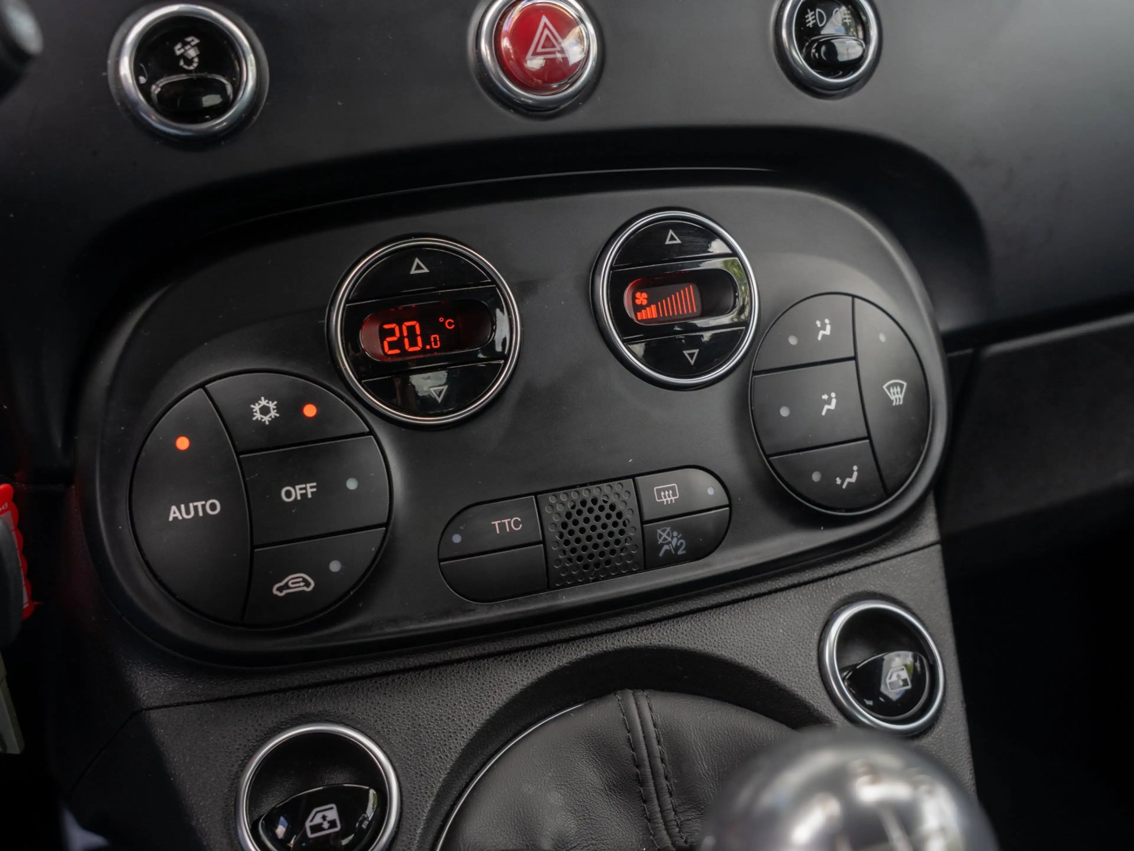 Abarth 595 Turismo 1.4 T-Jet | Xenon | Beats | Dimond Stitching — photo 21