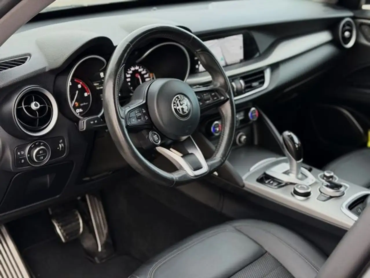 Alfa Romeo Stelvio 2021