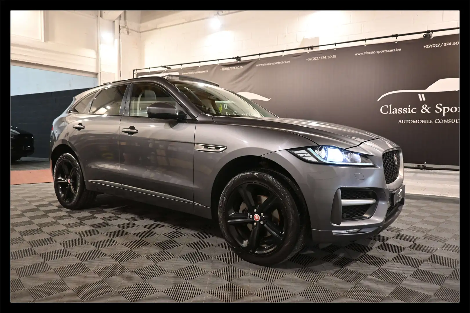Jaguar F-Pace 2.0 D AWD R-SPORT / PANO / CAMERA / FULL Gris - 1