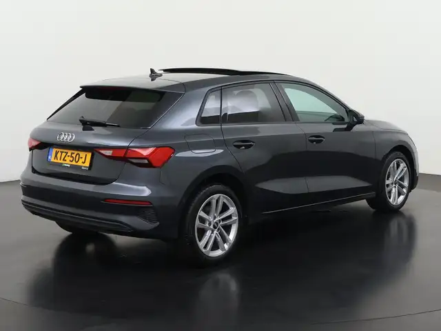 Audi A3 view 4