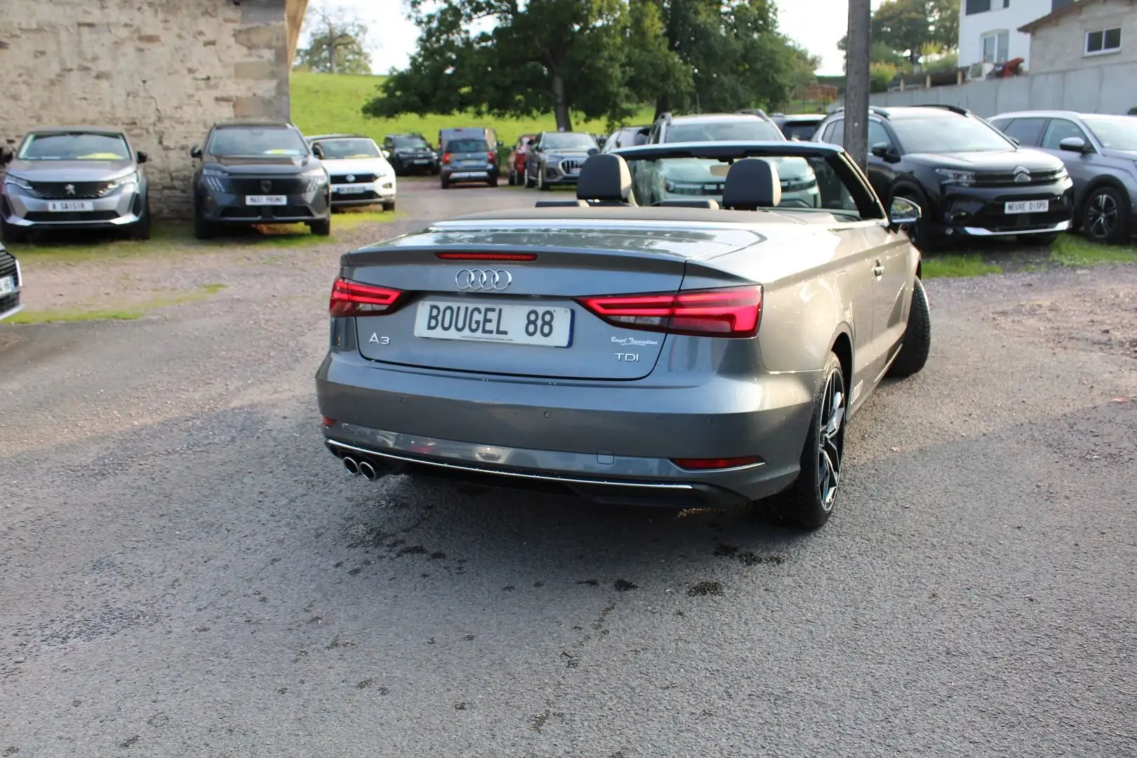 Audi Cabriolet 2L TDI 150 CV AMBITION GPS 3D FULL LED USB RADAR RÉGULATEUR BLUETOOTH BOITE AUTO Gris - 2