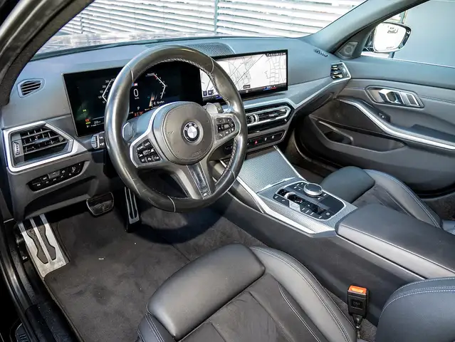 BMW 3 Series view 3
