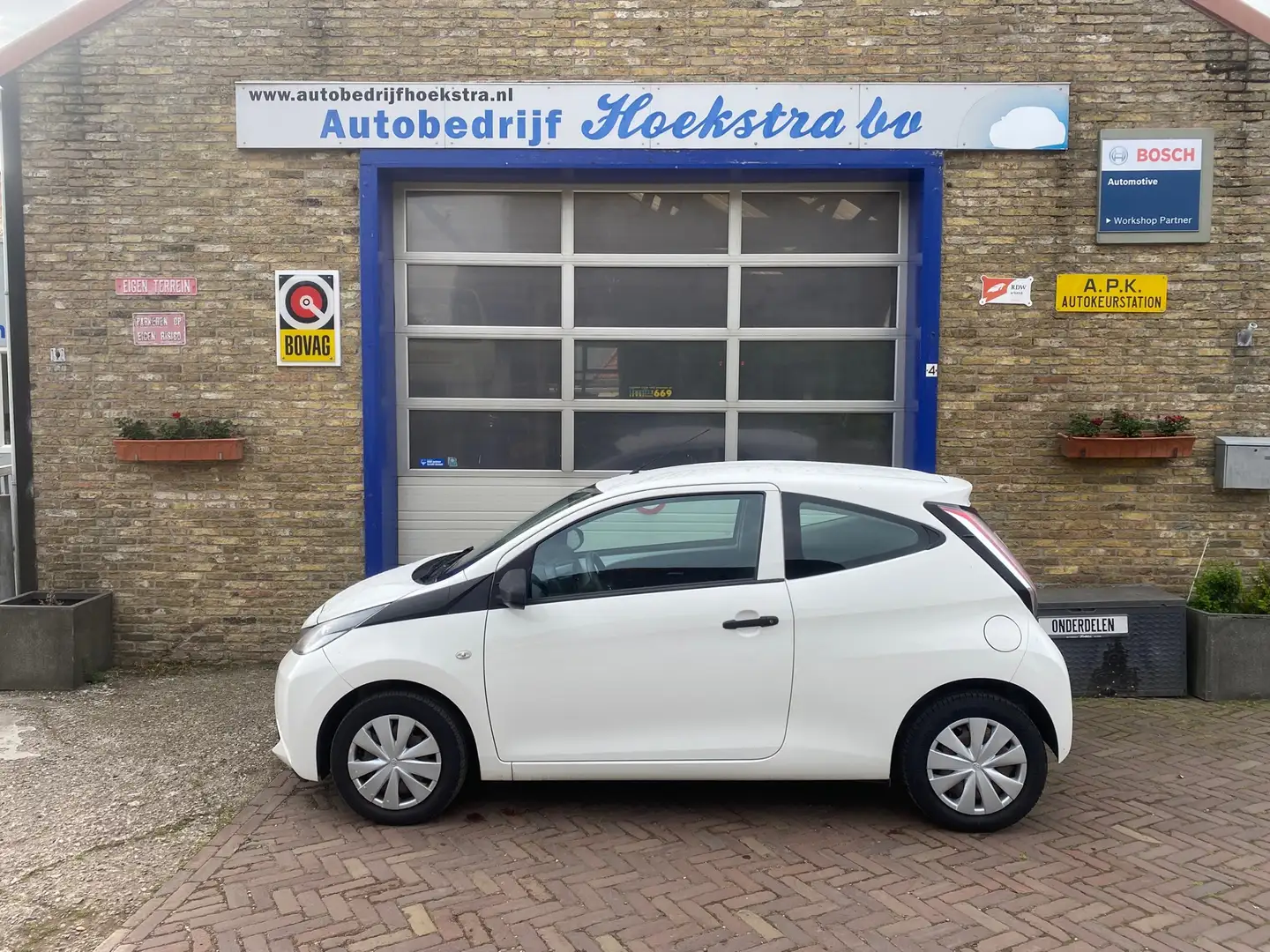 Toyota Aygo 1.0 VVT-i x-now Wit - 2