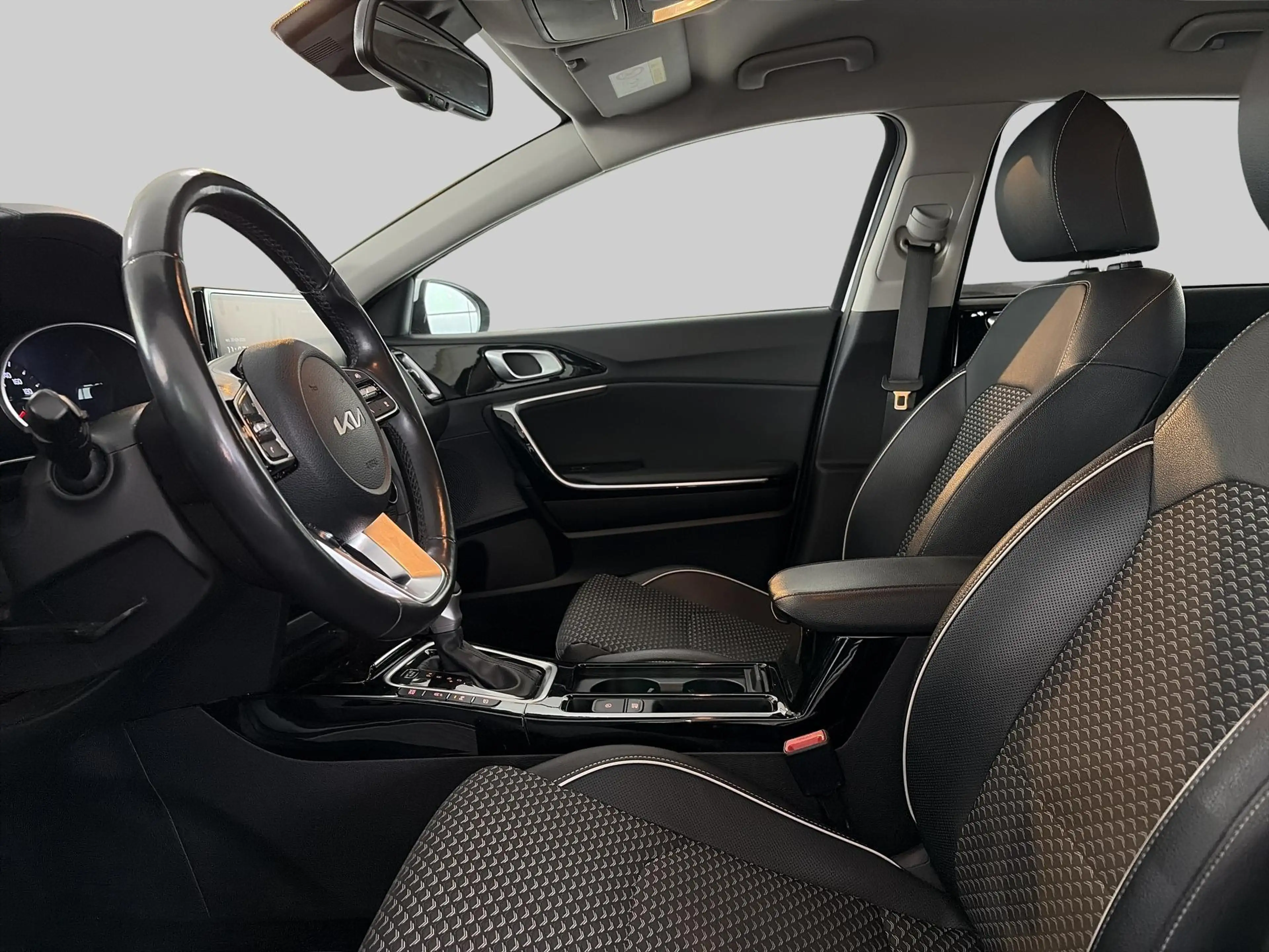 Kia Ceed SW / cee'd SW Sportswagon 1.0 T-GDi MHEV DynamicPlusLine — photo 12