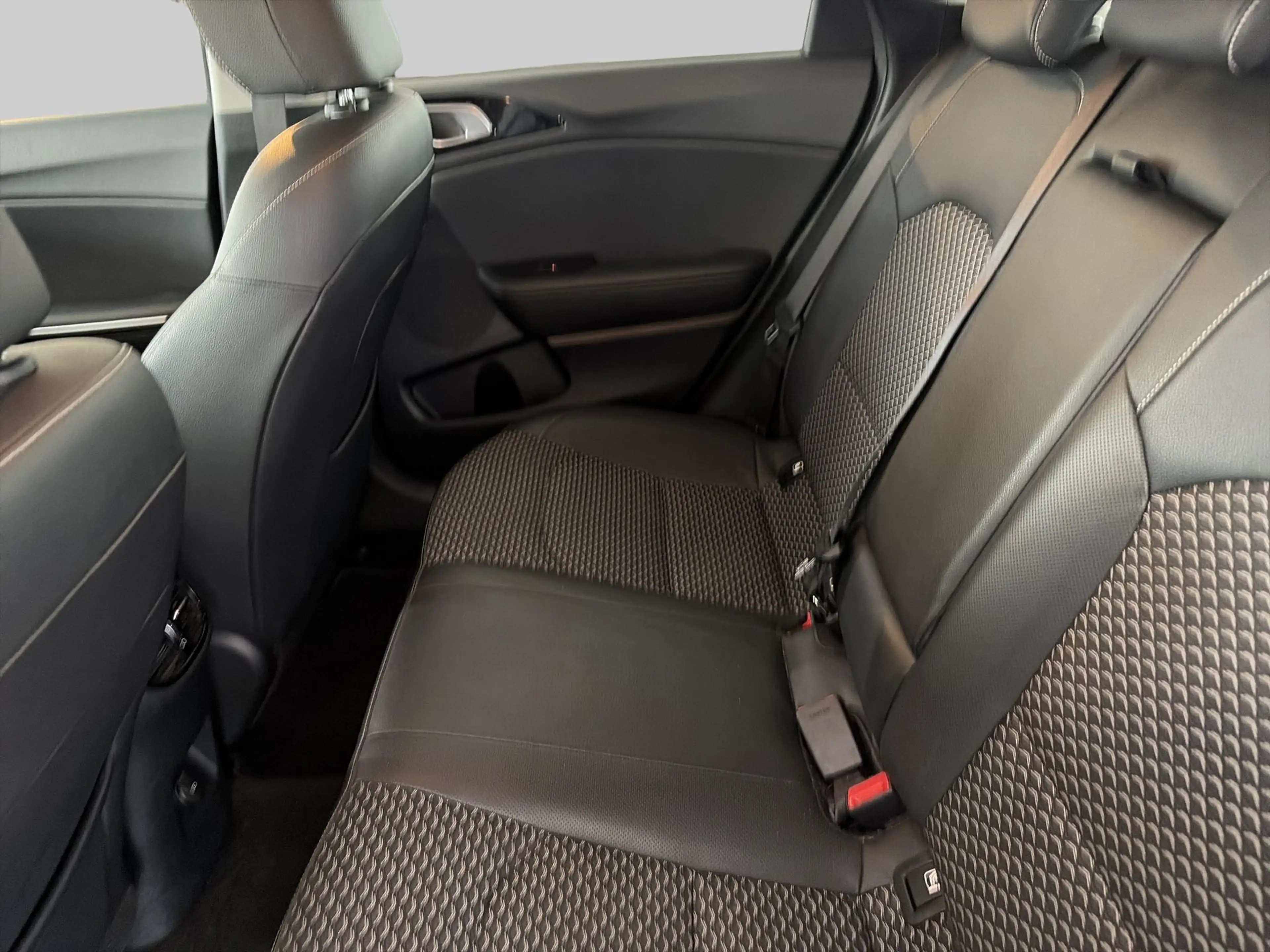 Kia Ceed SW / cee'd SW Sportswagon 1.0 T-GDi MHEV DynamicPlusLine — photo 6