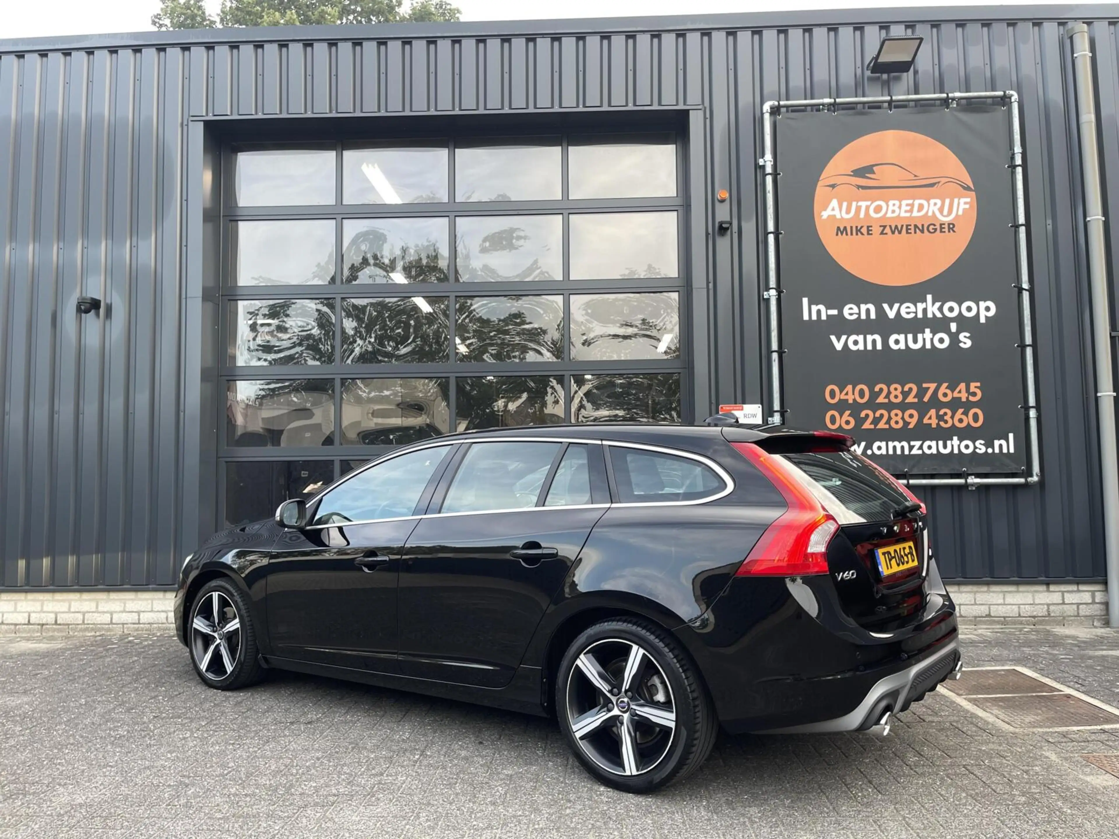Volvo V60 2.0 D4 R-Design AUTOMAAT|CAMERA|NAVIGATIE|STOELVER — photo 2