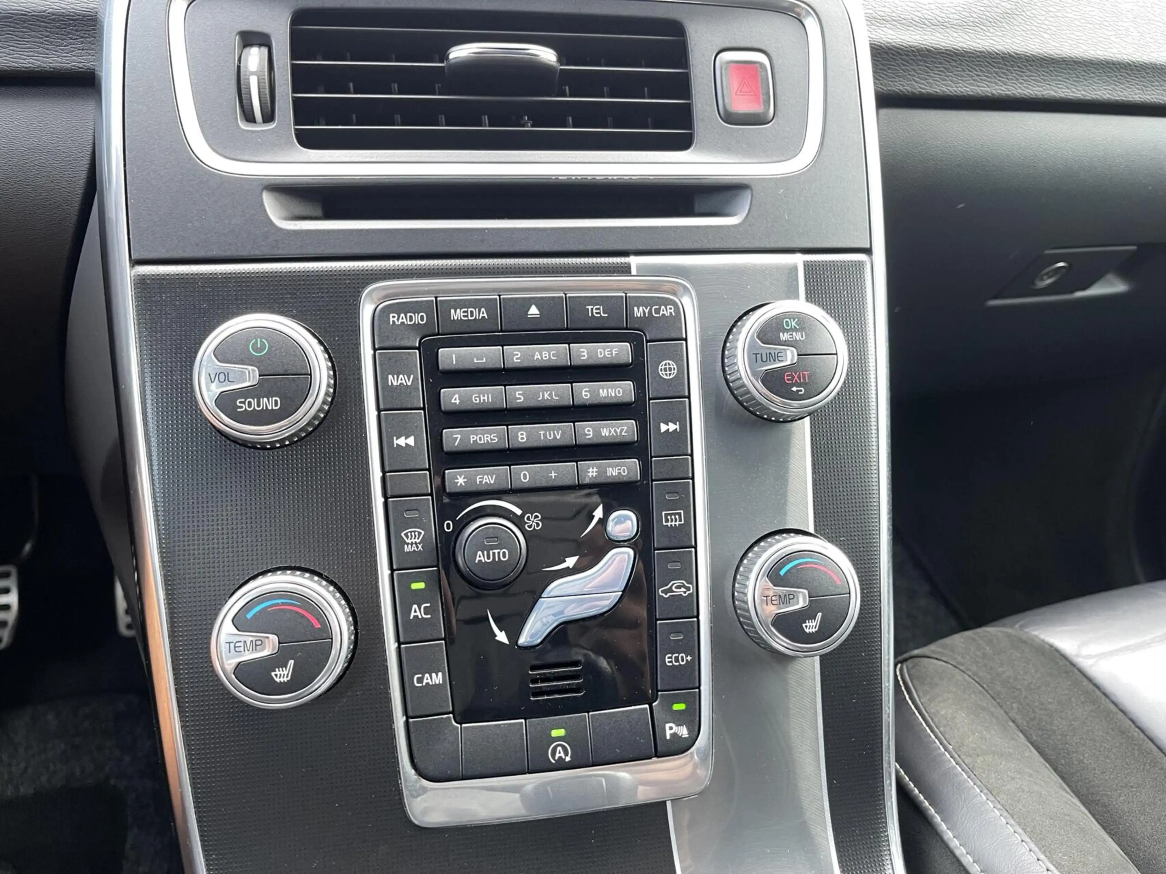 Volvo V60 2.0 D4 R-Design AUTOMAAT|CAMERA|NAVIGATIE|STOELVER — photo 9