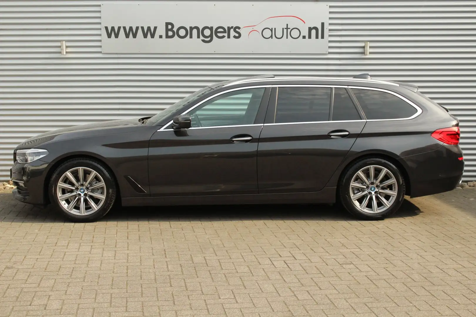 BMW 520 520i High Executive Sport Line Automaat Grijs - 2